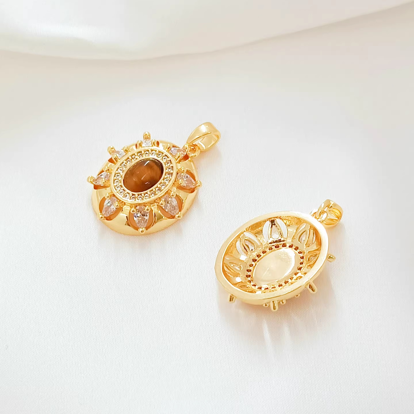Cz990 oval tiger eye stone pendant gold