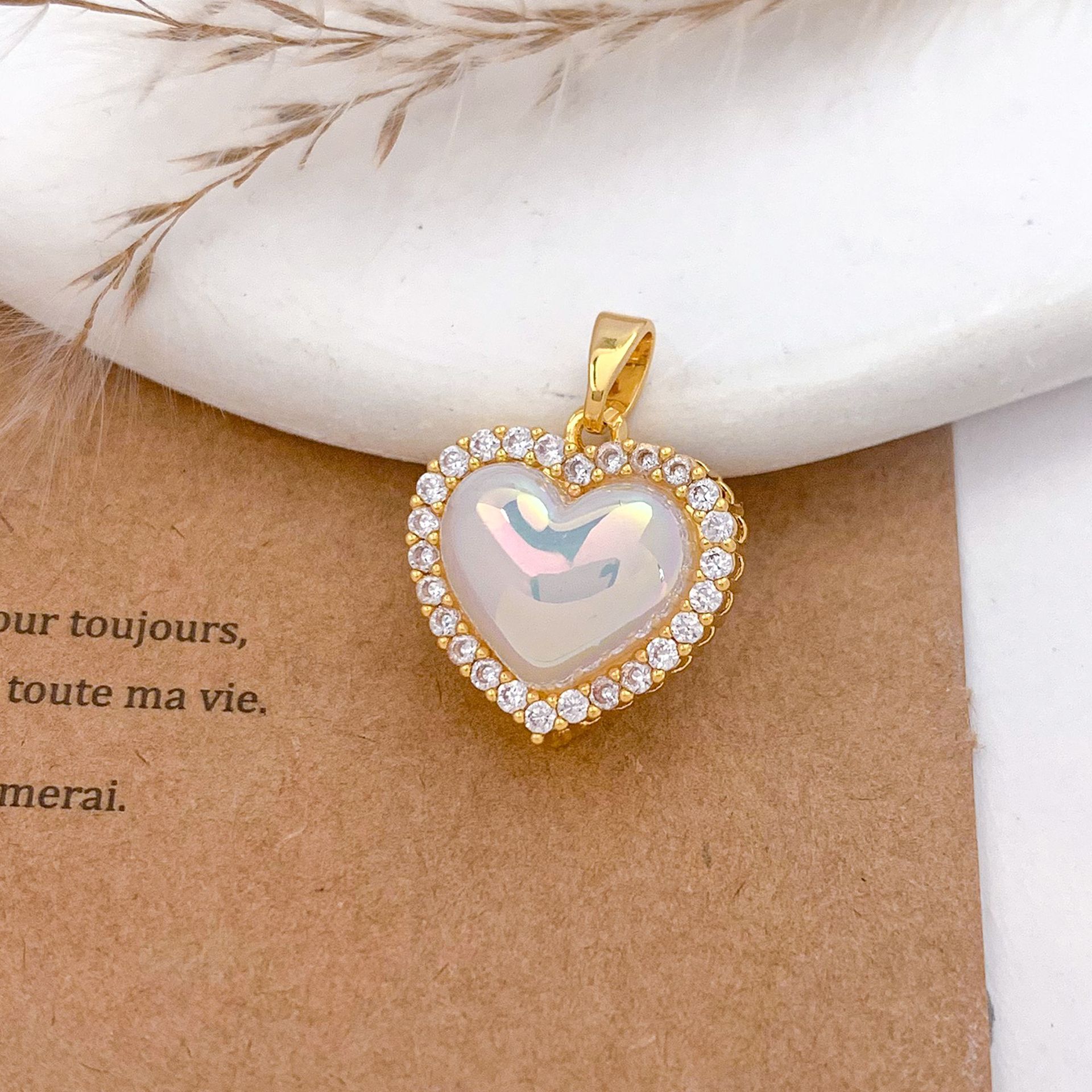 Xl148 chubby heart pendant - gold