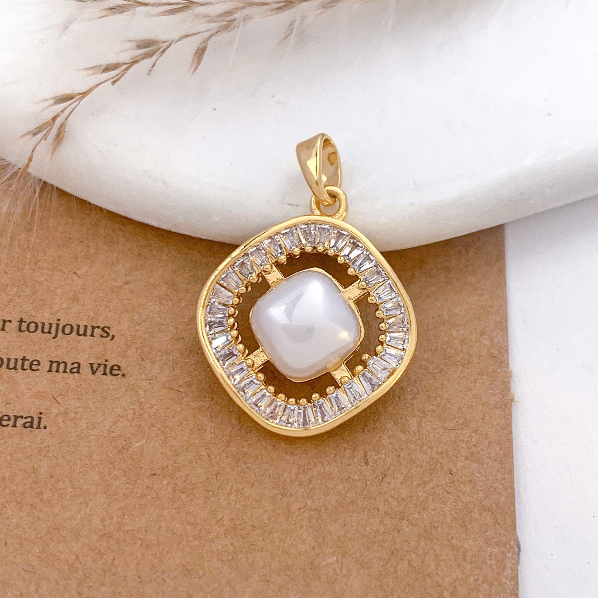 Xl3017 diamond pendant gold small size