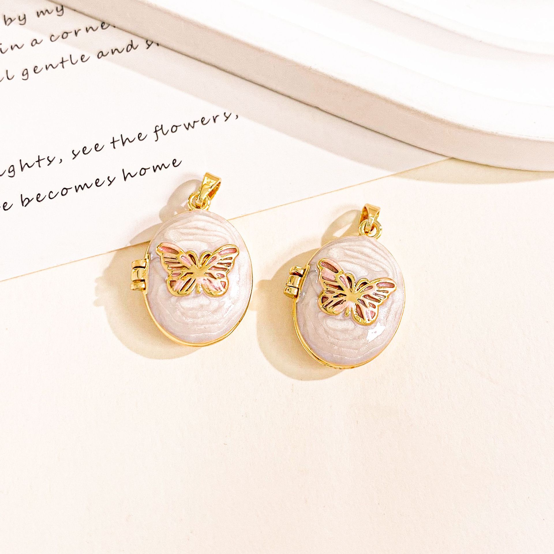 Xl4652 butterfly gold white photo clip pendant can be opened