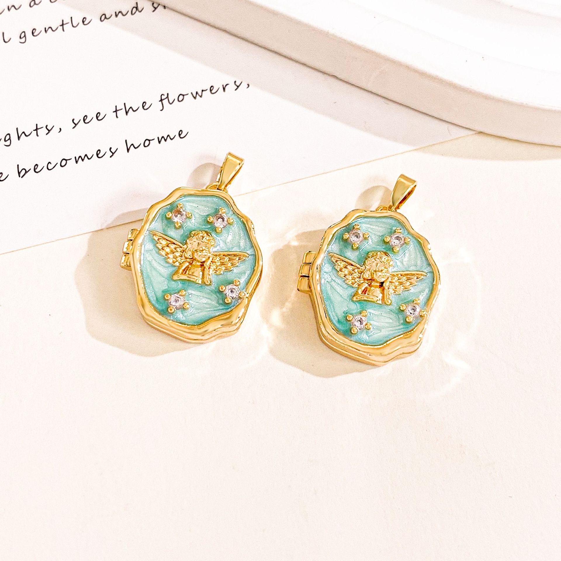 Xl4750 angel gold light blue photo holder pendant can be opened