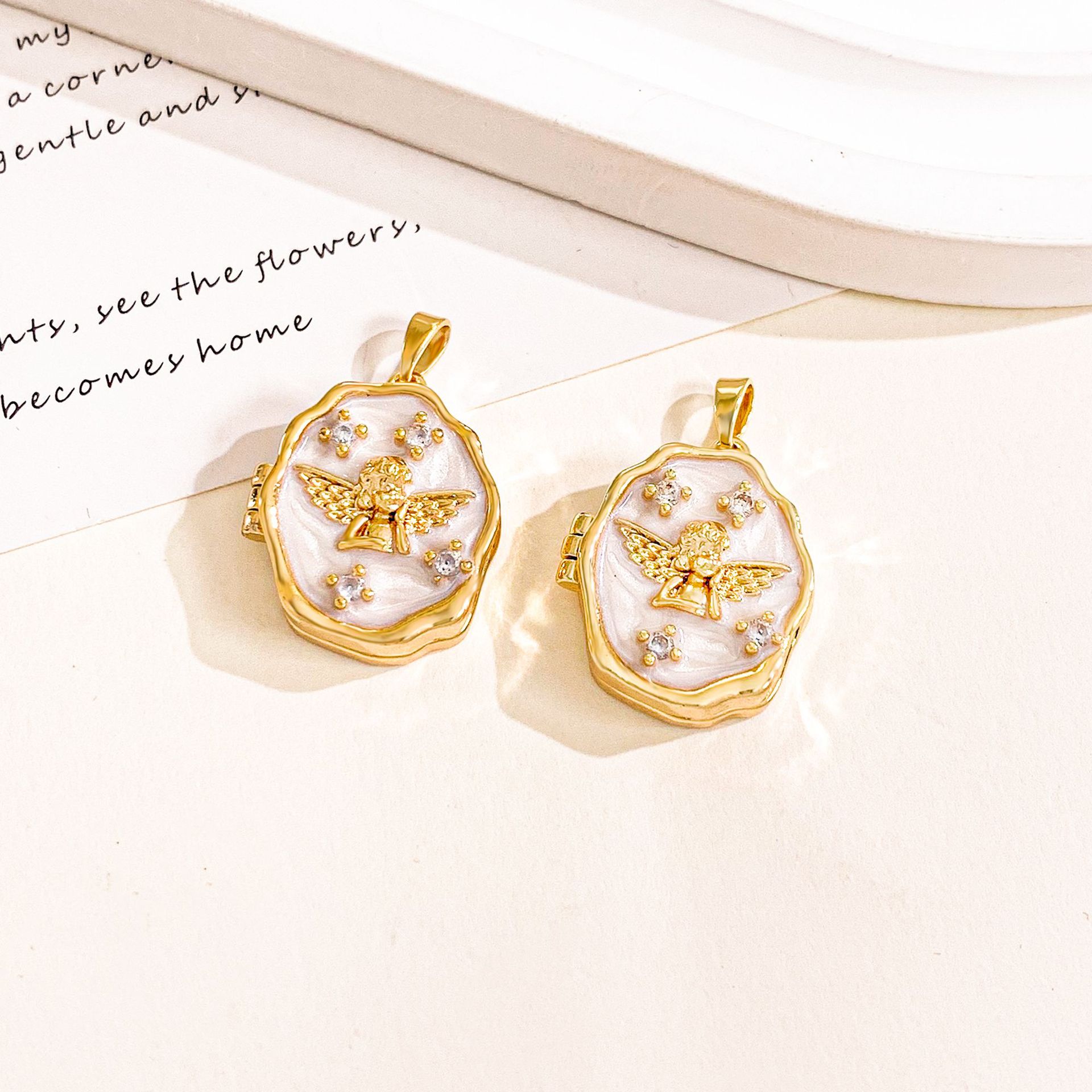 Xl4750 angel gold white photo clip pendant can be opened