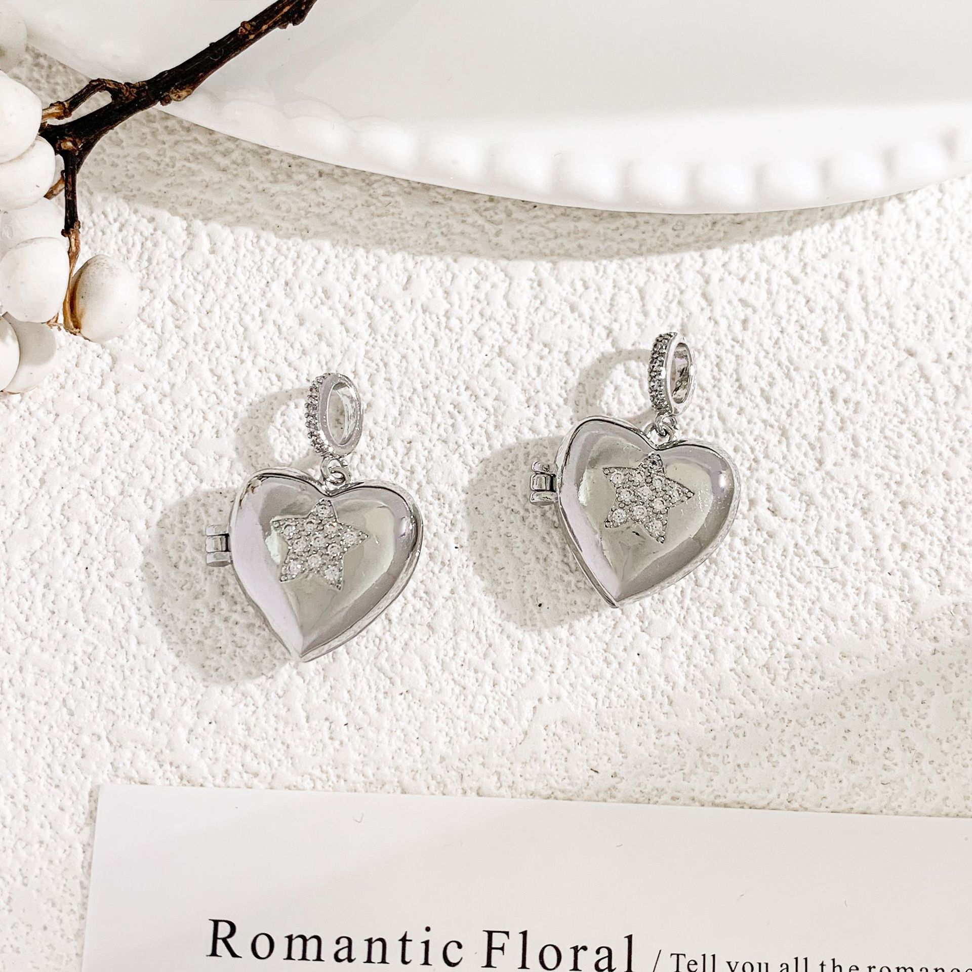 Xl4035 star open/closed pendant - silver