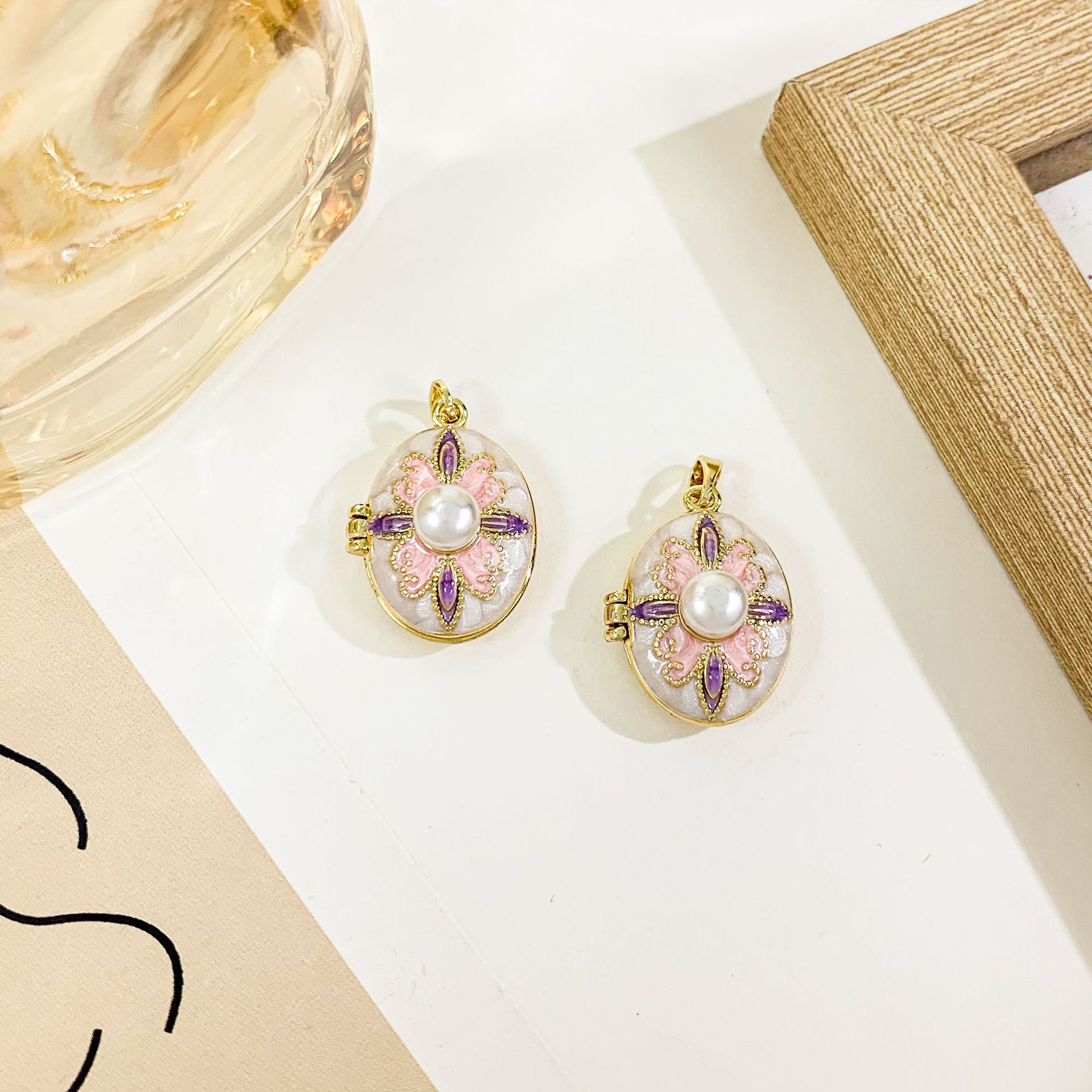 Xl4563 cross star photo box pendant gold white