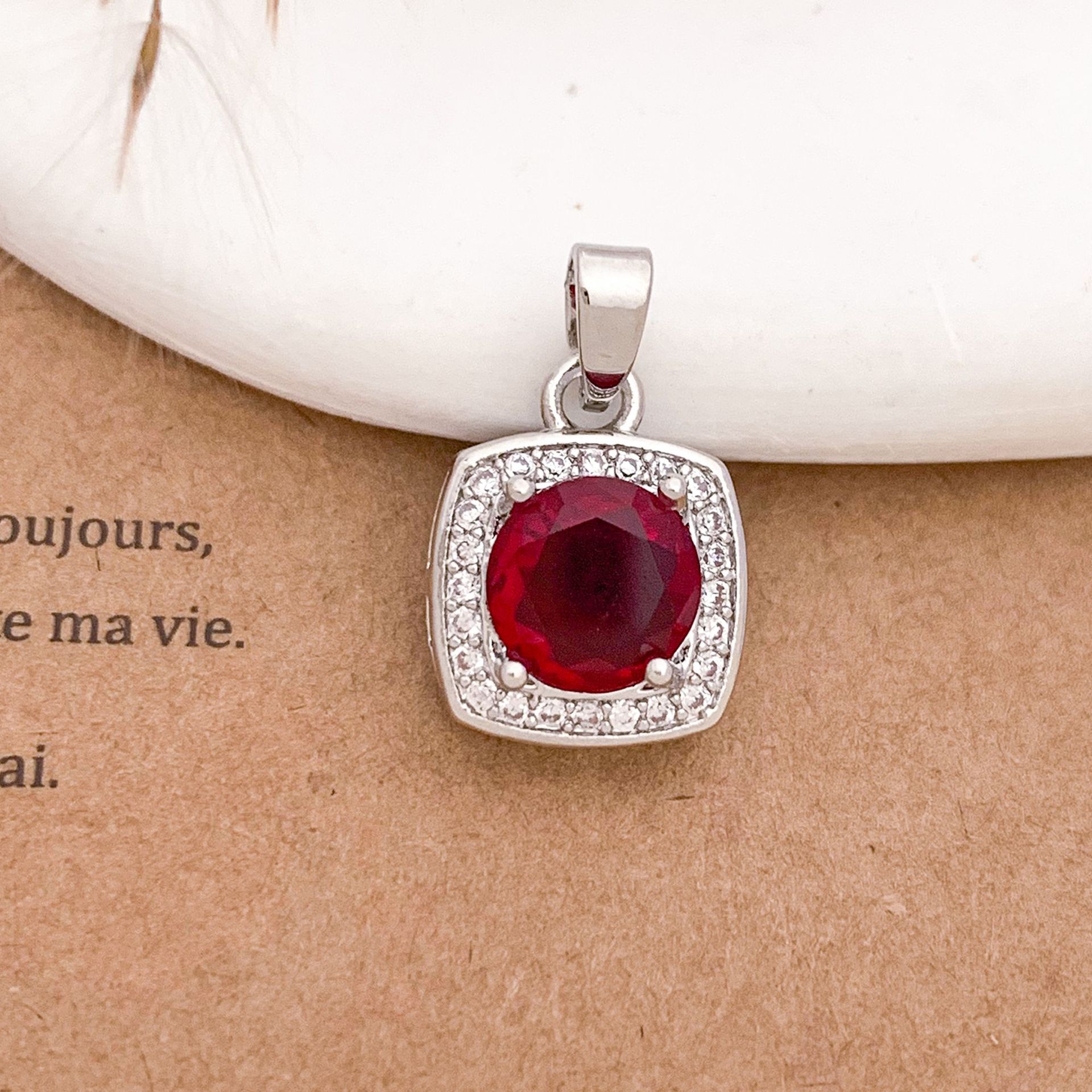 Xl2739 big red square pendant silver