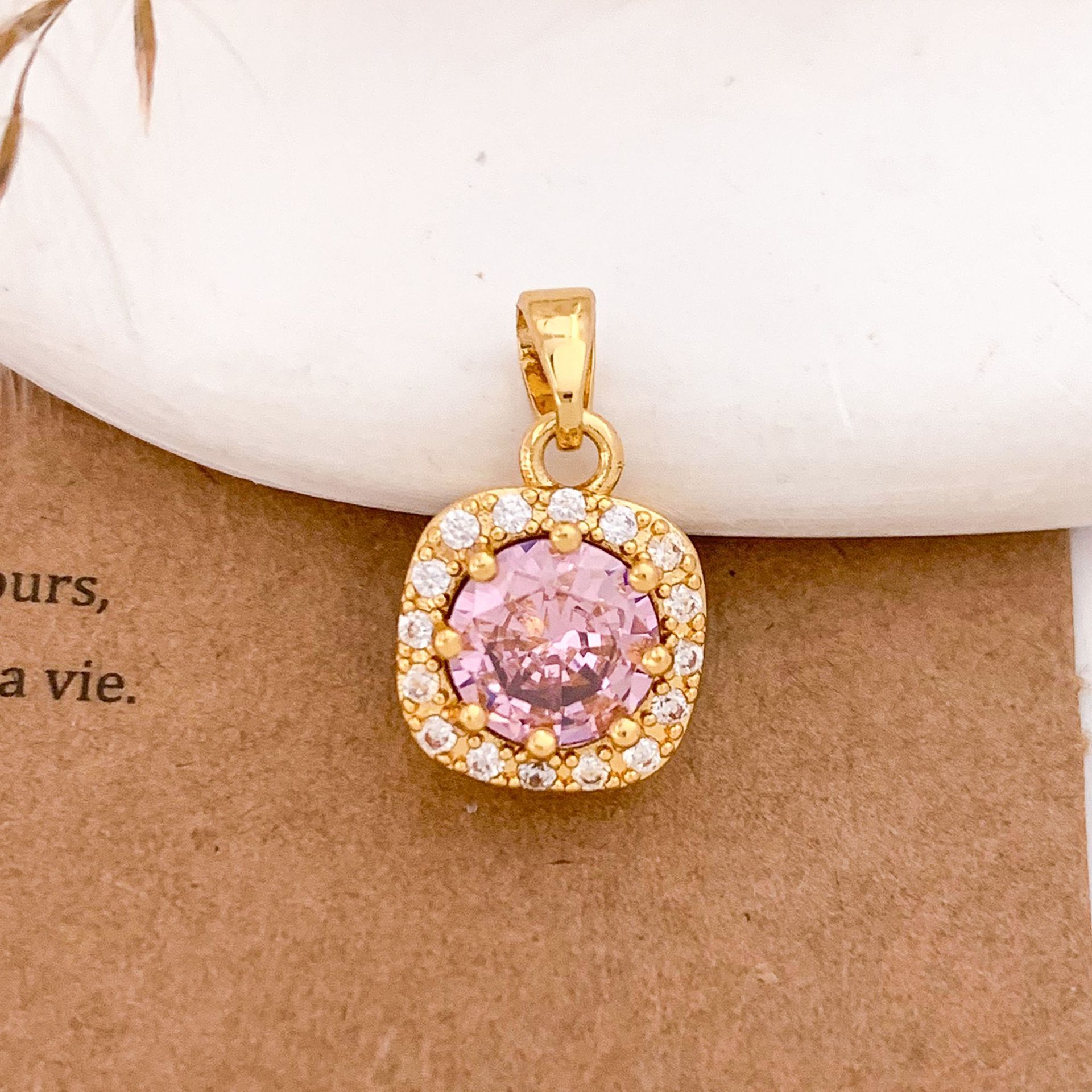 Xl3375 pink square round pendant gold