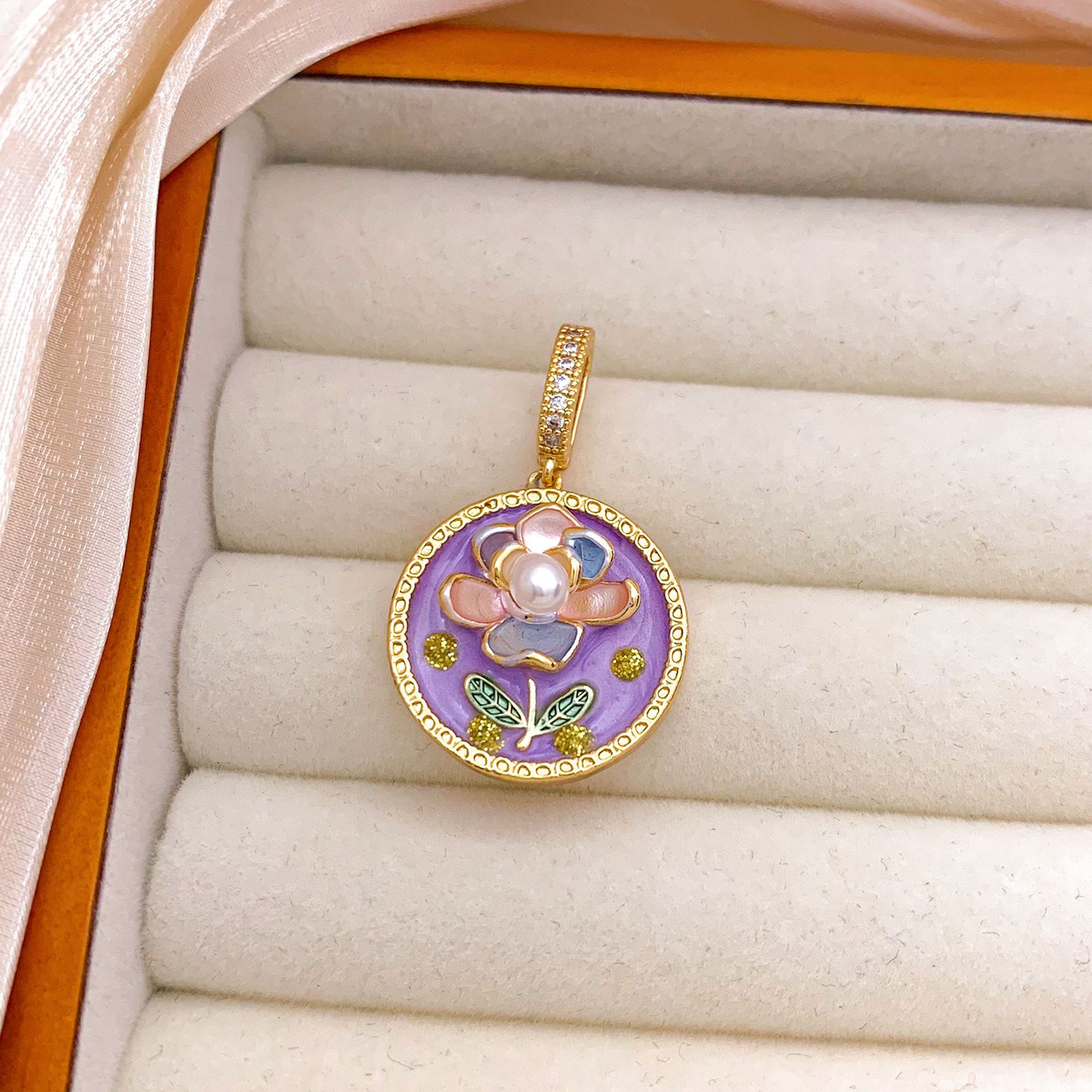 Xl3067 multi-petal flower pendant gold purple