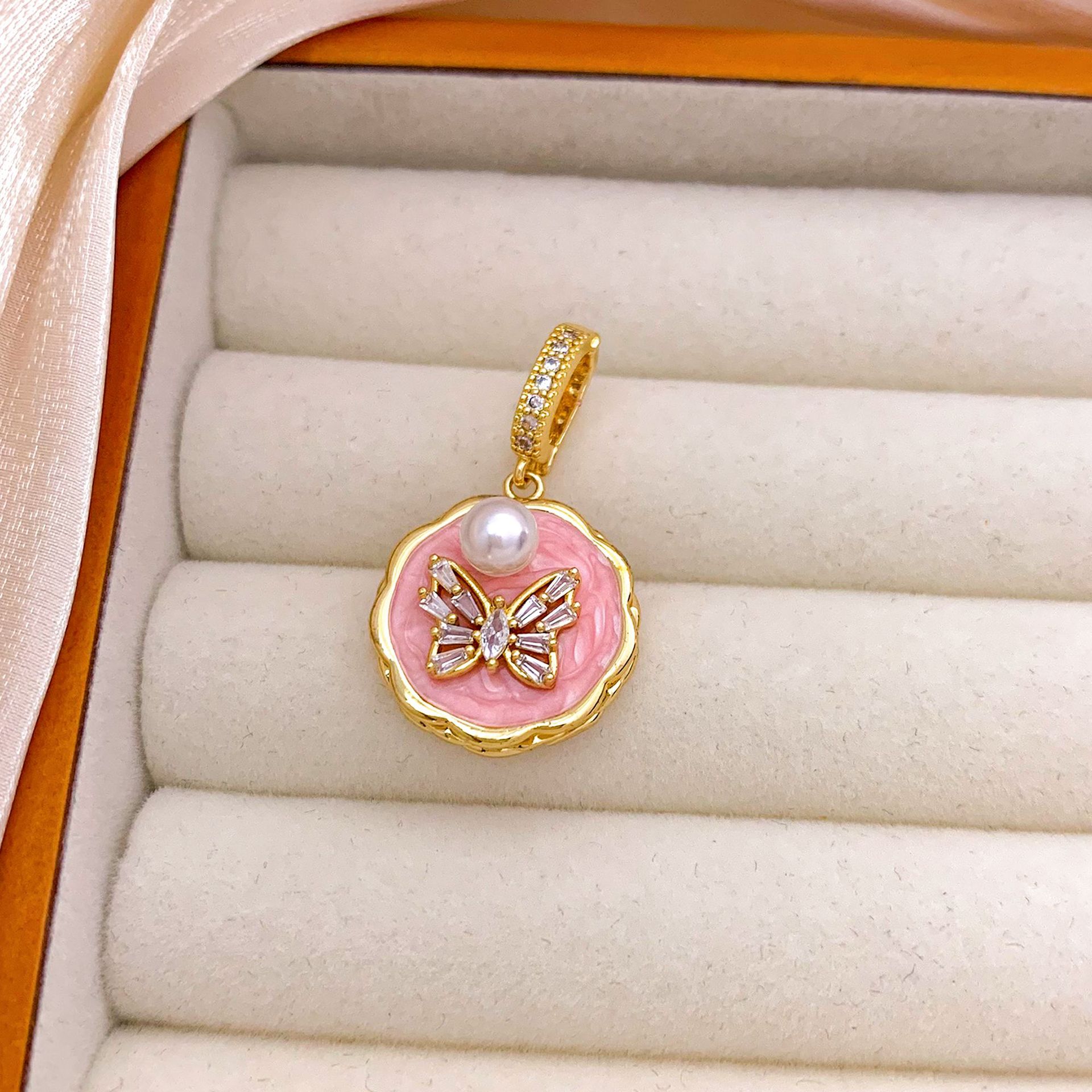 Xl3090 pink butterfly pendant gold
