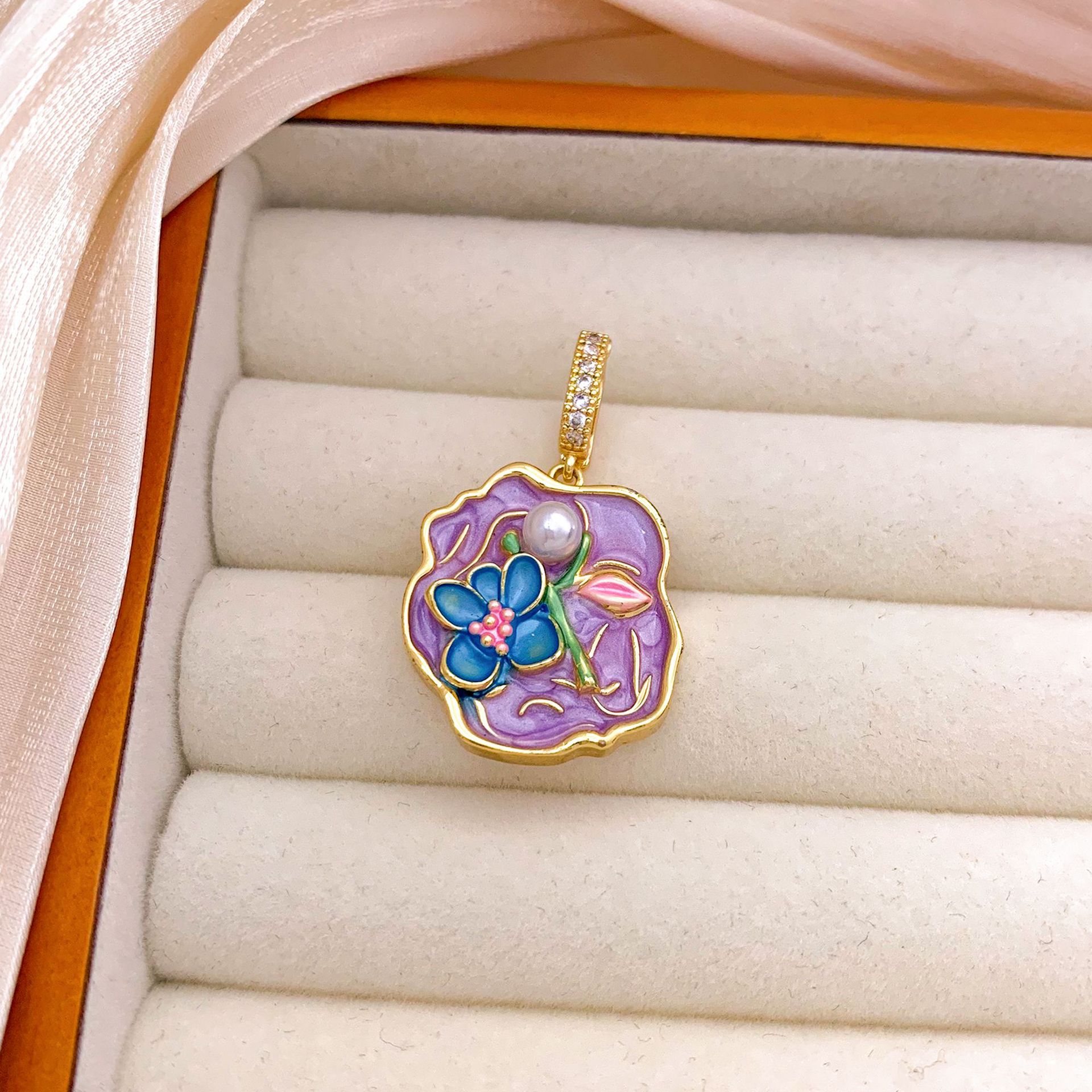 Xl3128 plum blossom pendant gold purple
