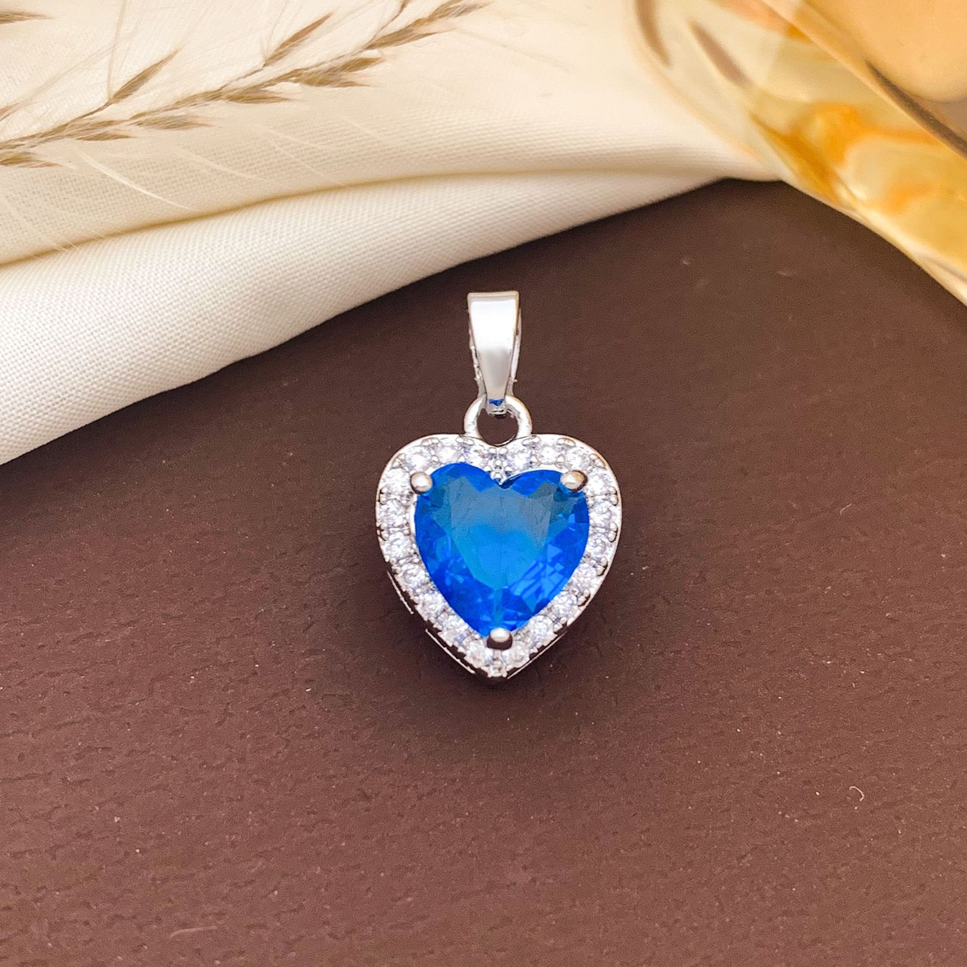 Xl727 ocean blue love pendant silver