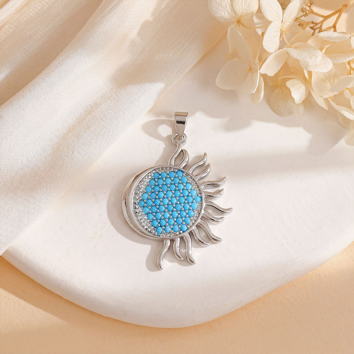 Xl5900 sun and moon pendant silver
