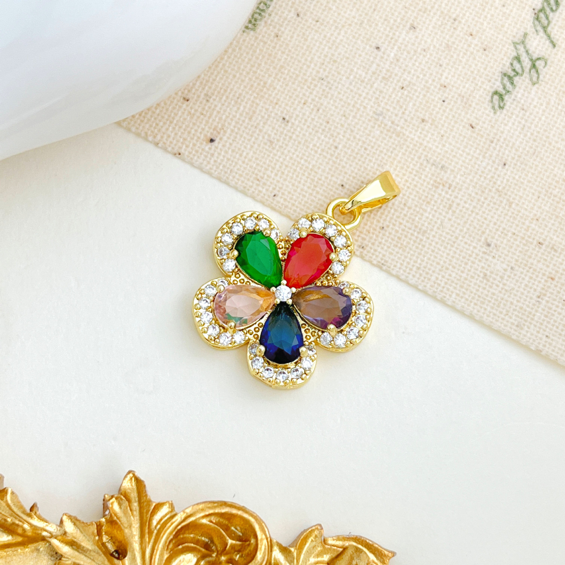 Xl228 colorful five-petal flower pendant gold