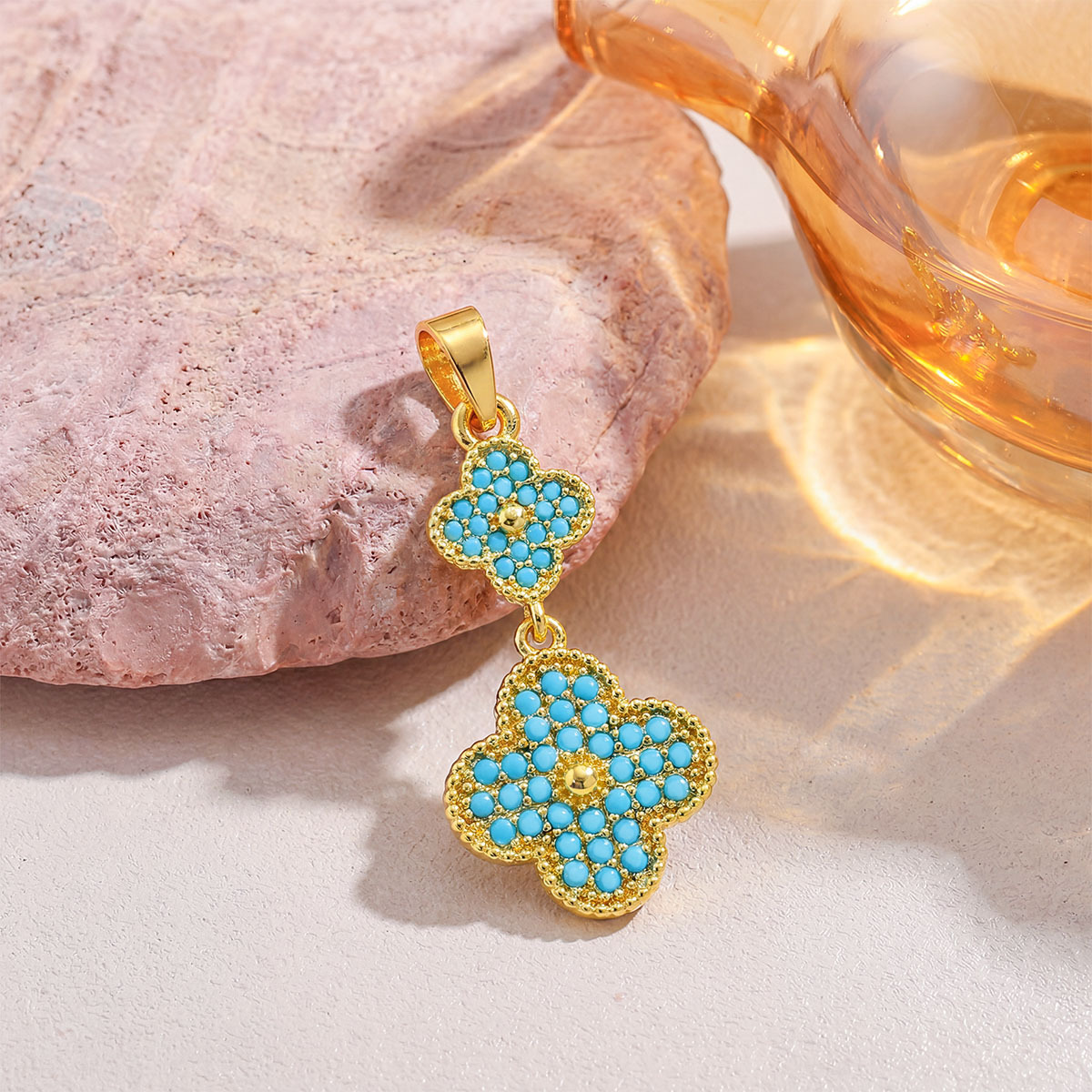 Xl1723 clover pendant gold