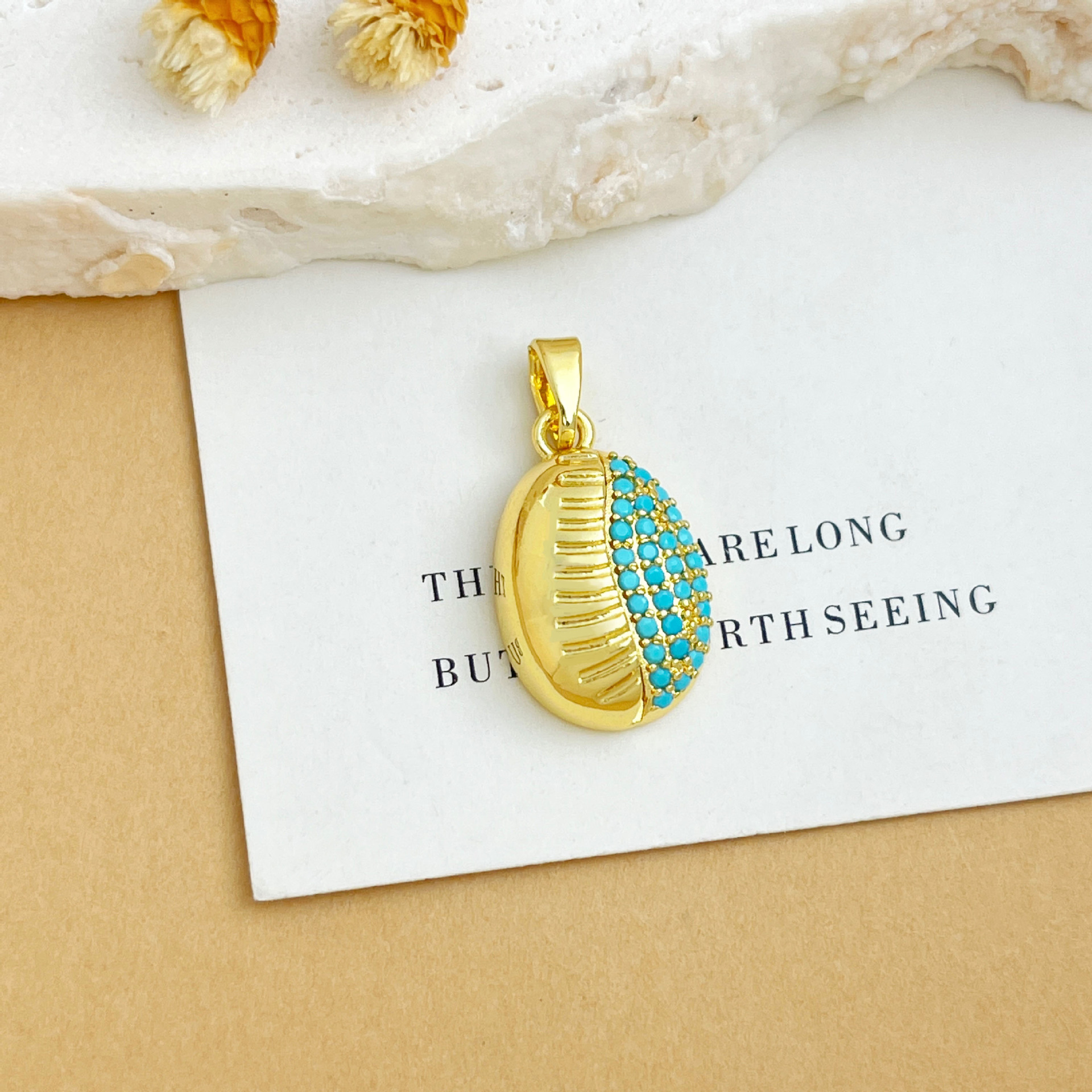 Xl4670 conch pendant gold