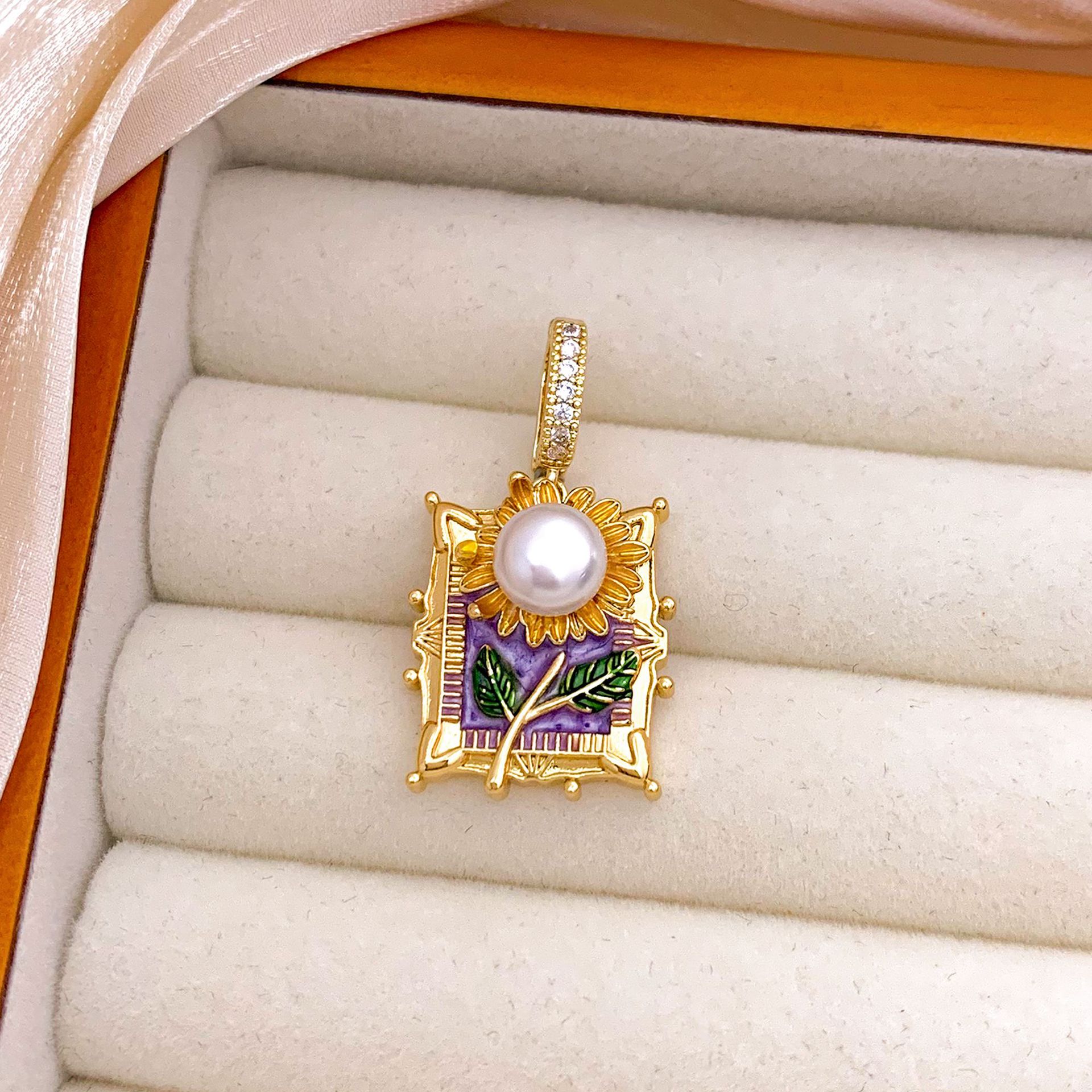 Xl3091 sunflower pendant gold purple
