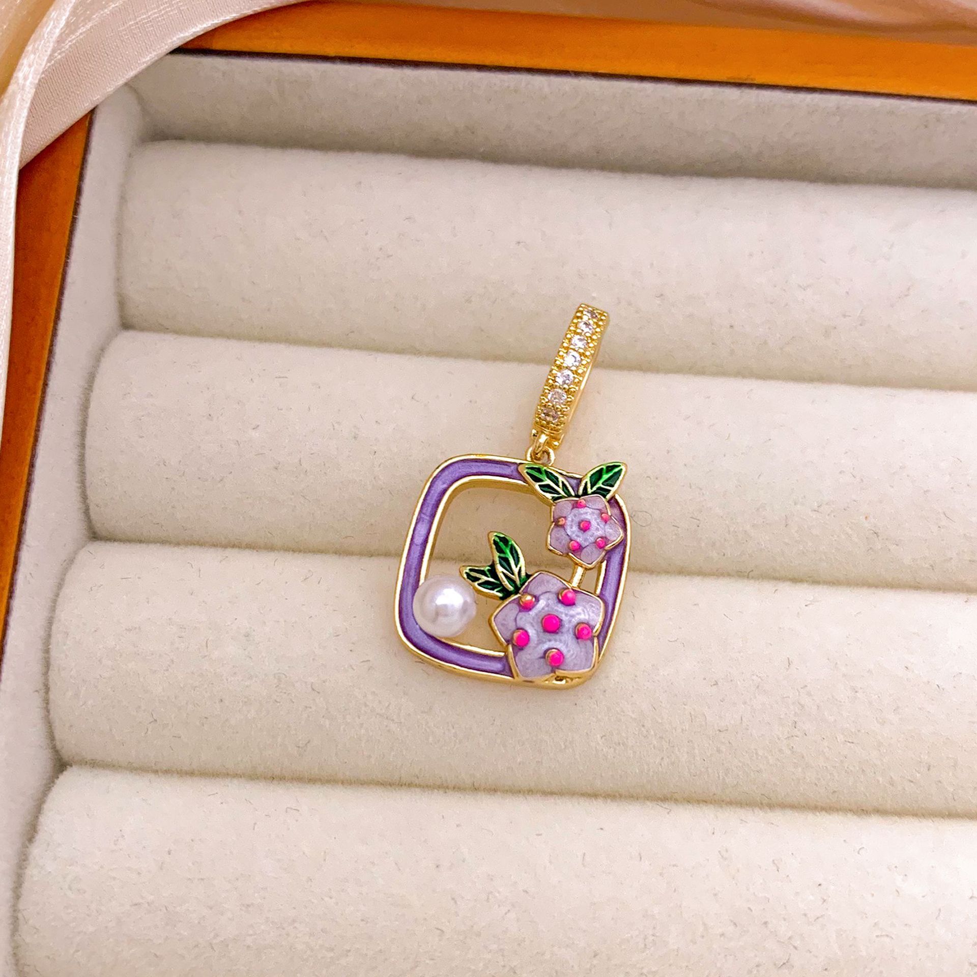 Xl3093 peach blossom pendant gold purple