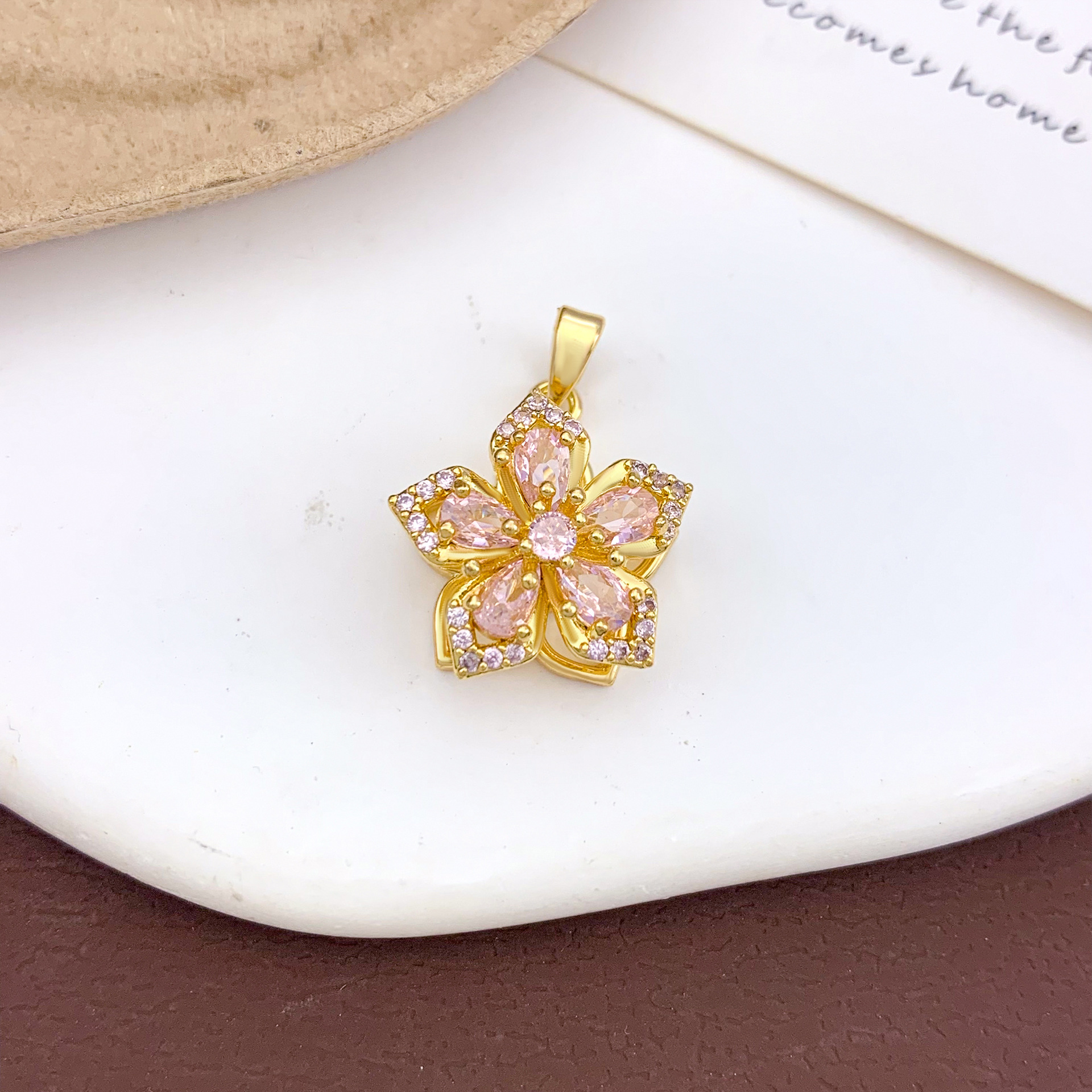 Xl474 rotating pink five-petal flower pendant gold