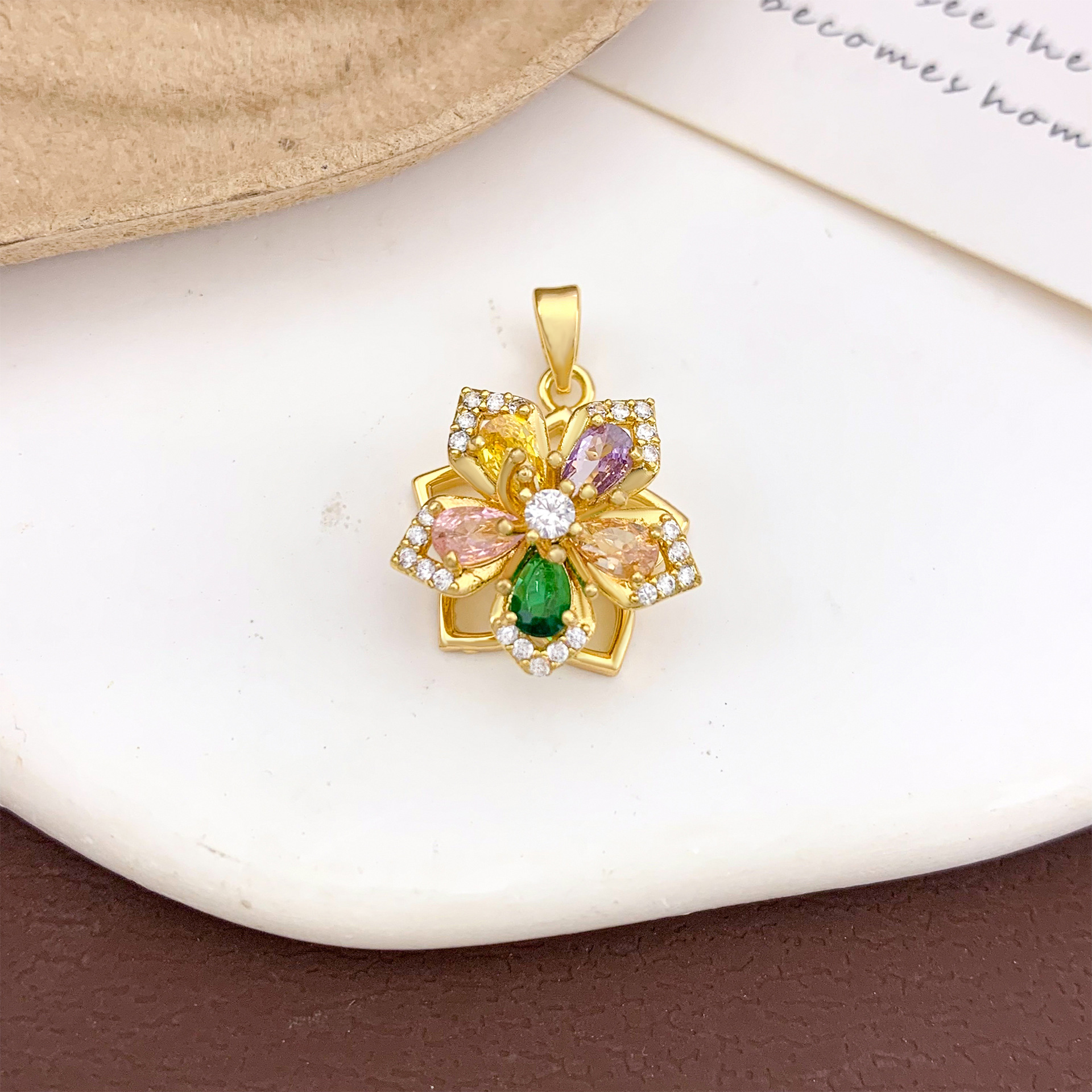 Xl474 rotating colorful five-petal flower pendant gold