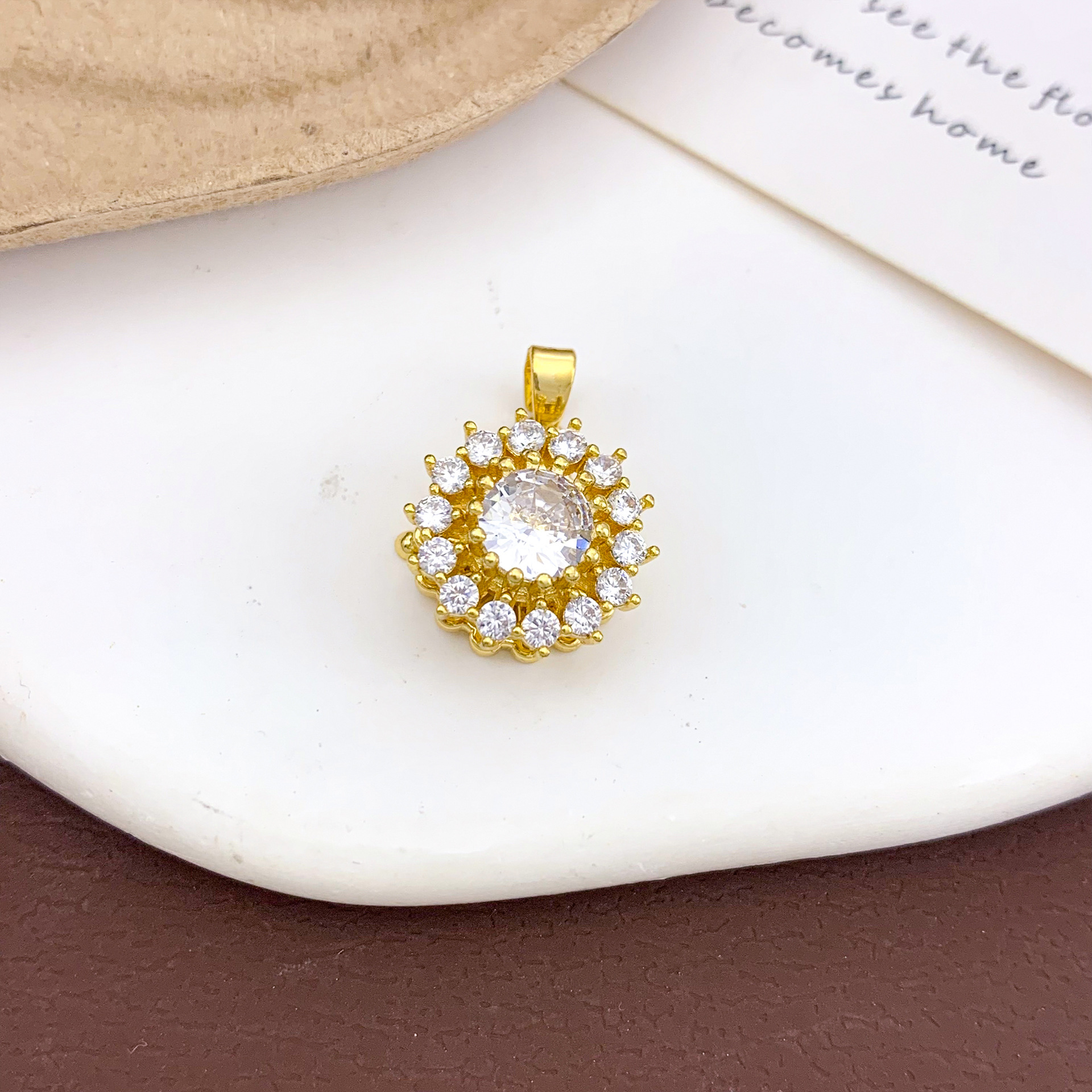 Xl2414 rotating round pendant gold