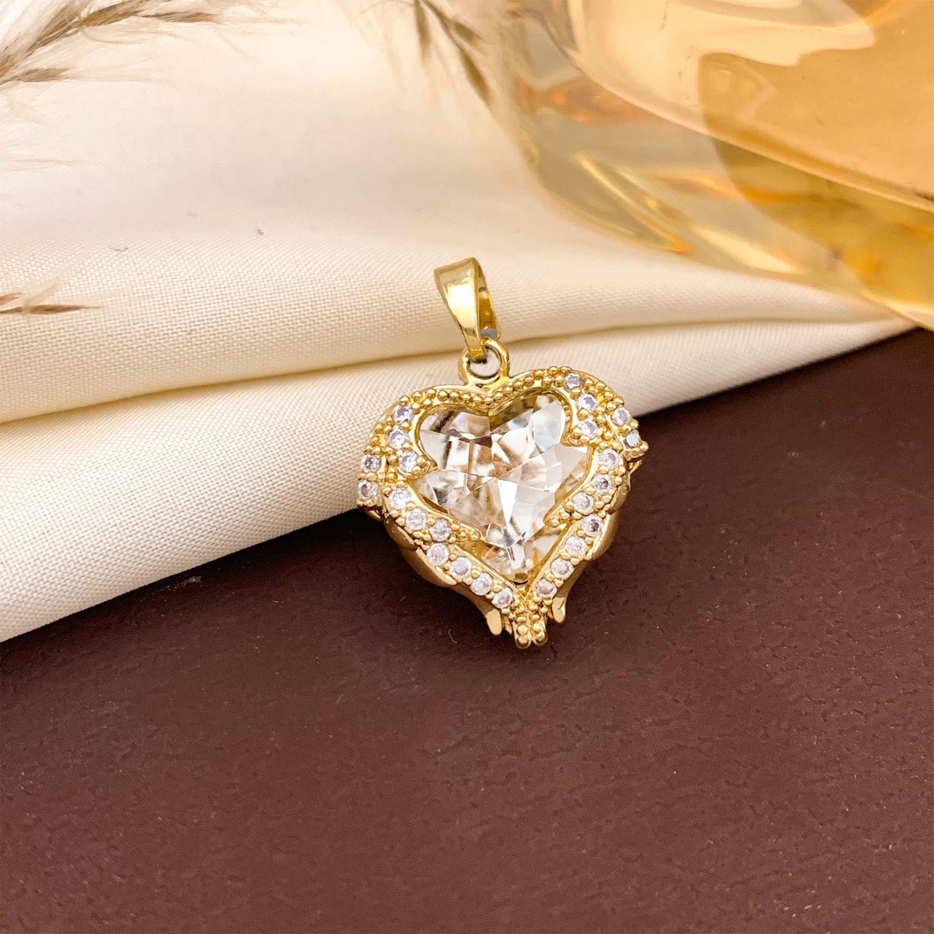 Xl138 ocean heart pendant gold