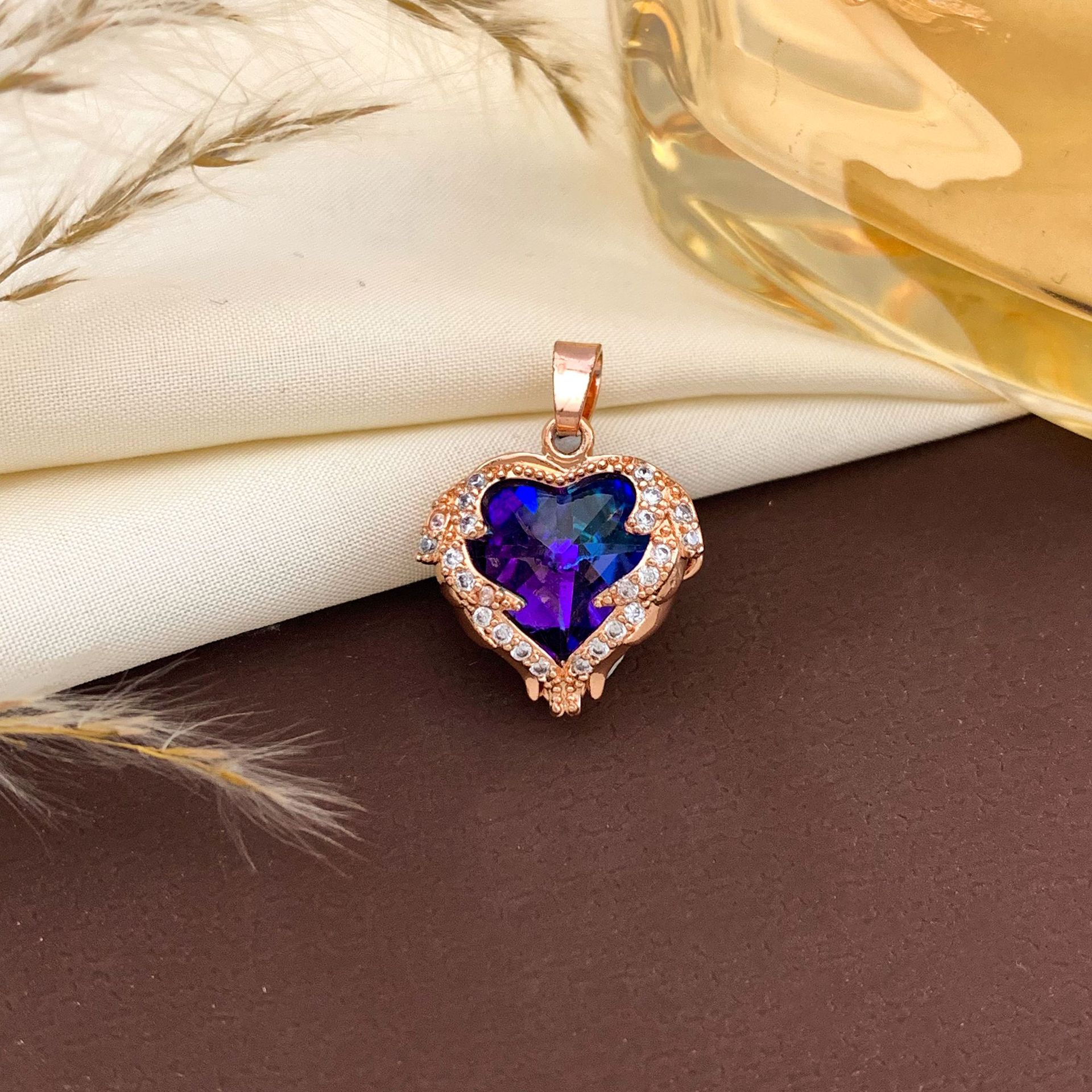 Xl138 blue and purple ocean heart pendant rose gold