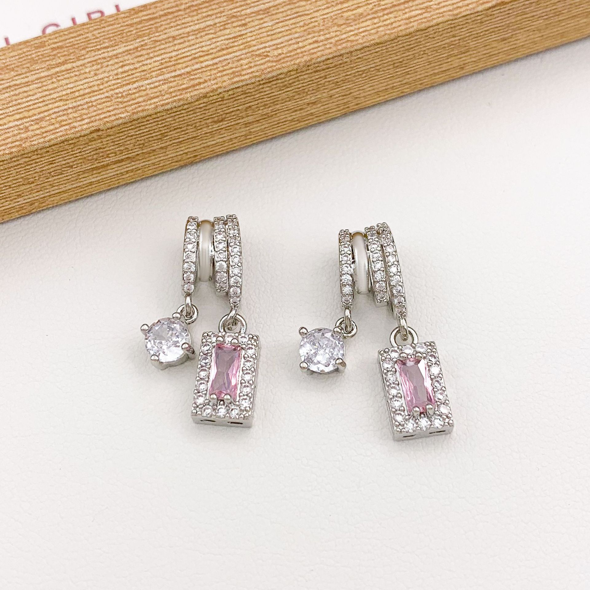 Xl5105 pink rectangular pendant silver
