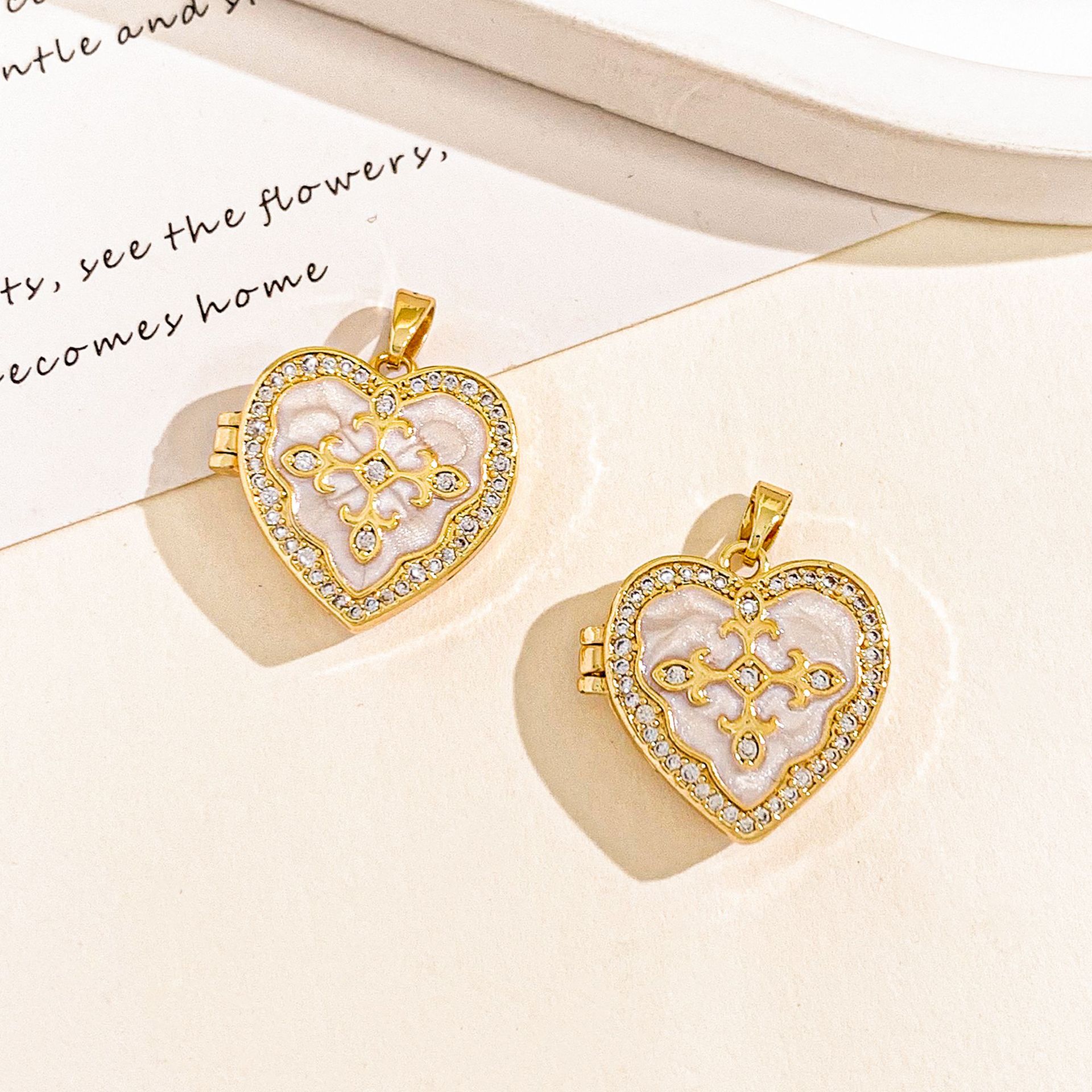 Xl4689 love photo clip pendant gold white can be opened