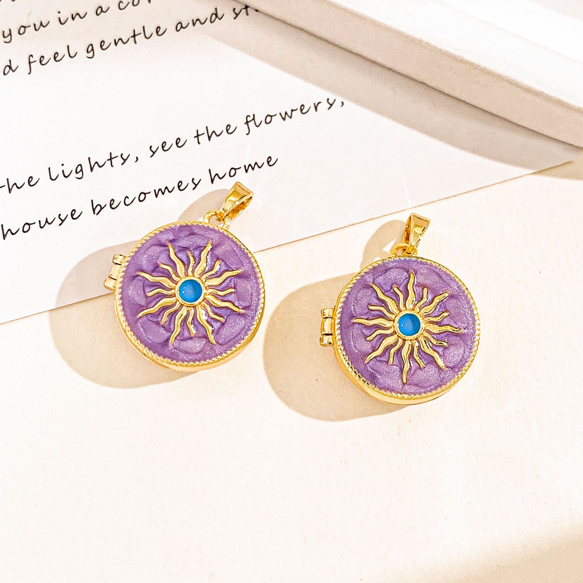 Xl4665 sun photo clip pendant gold purple can be opened