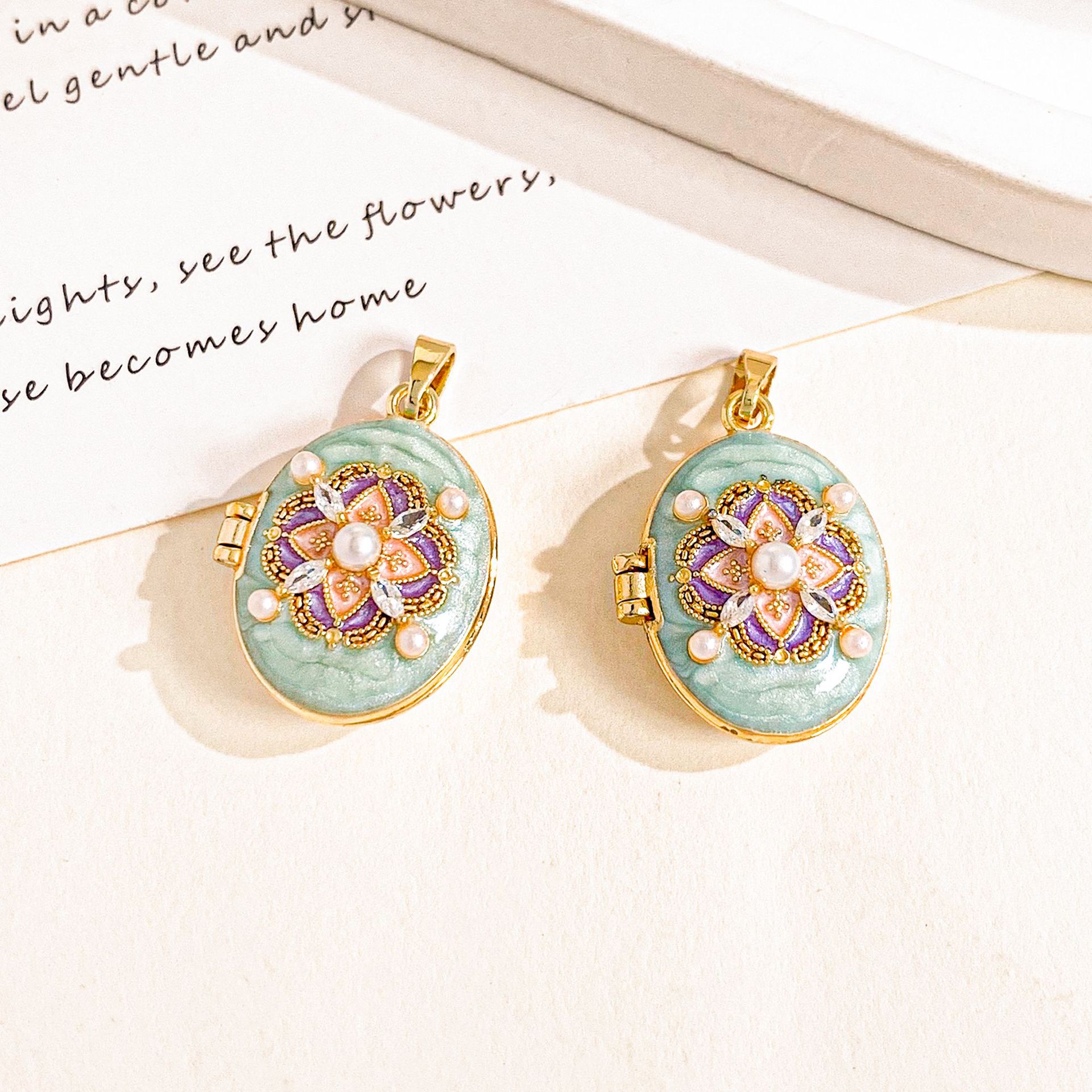 Xl4659 blooming flowers gold light blue photo clip pendant can be opened