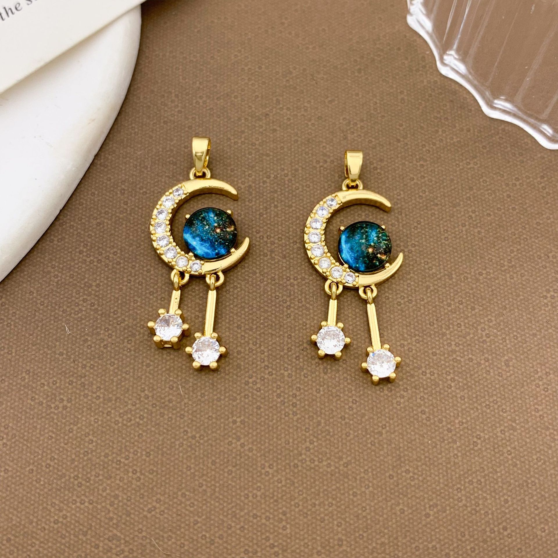 Xl954 tassel moon planet pendant gold