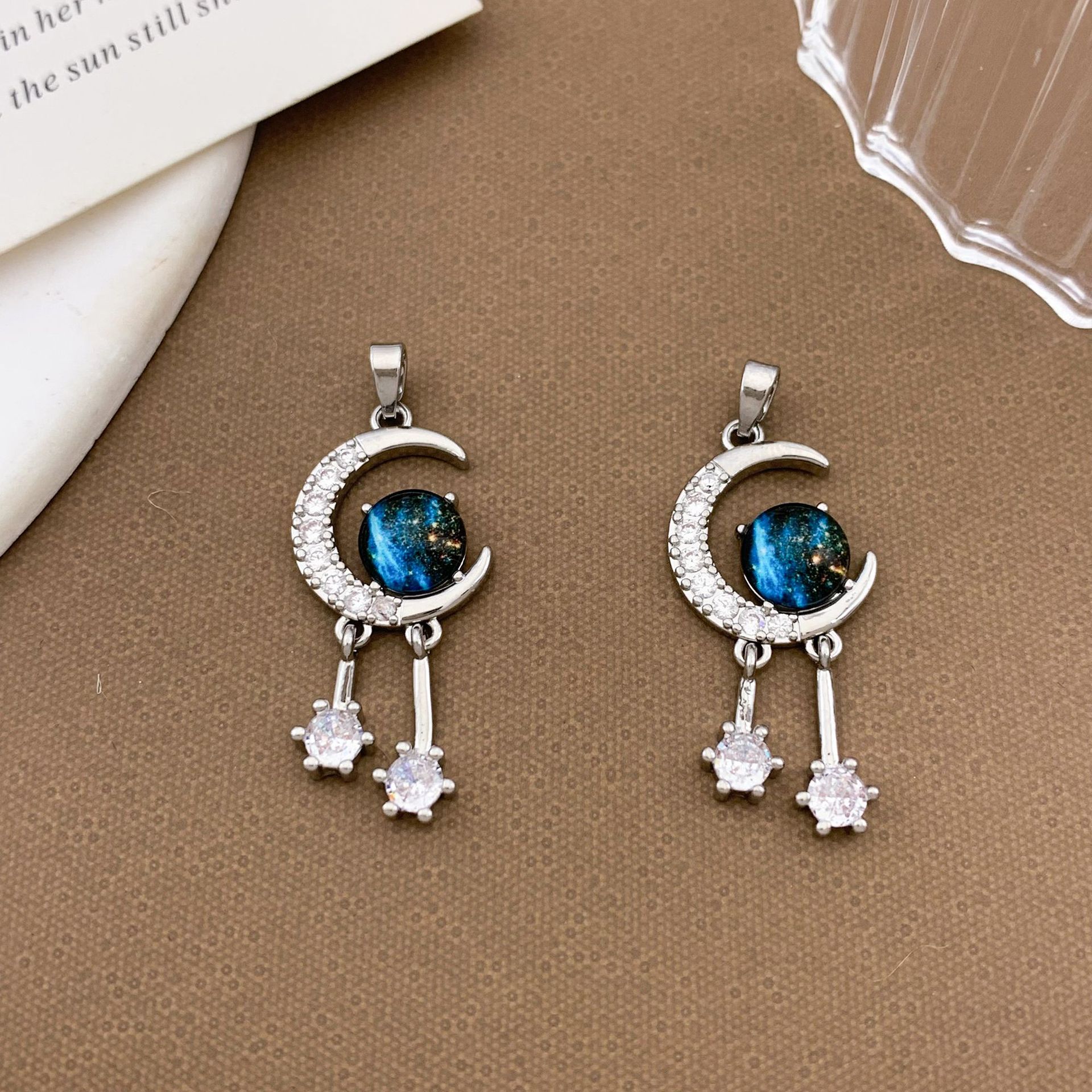 Xl954 tassel moon planet pendant silver