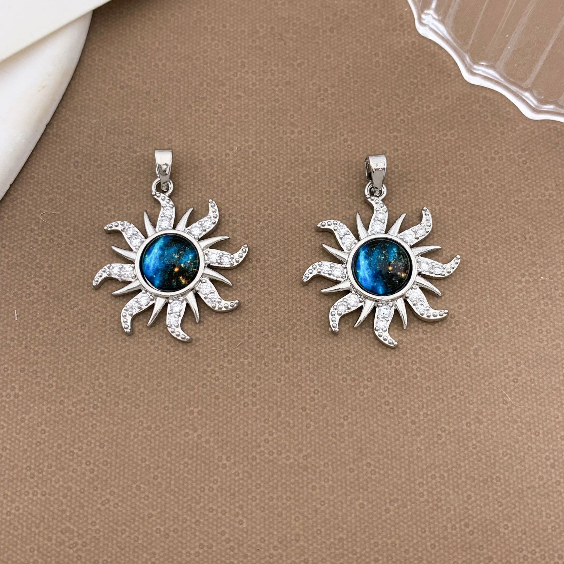 Xl2878 sun planet pendant silver