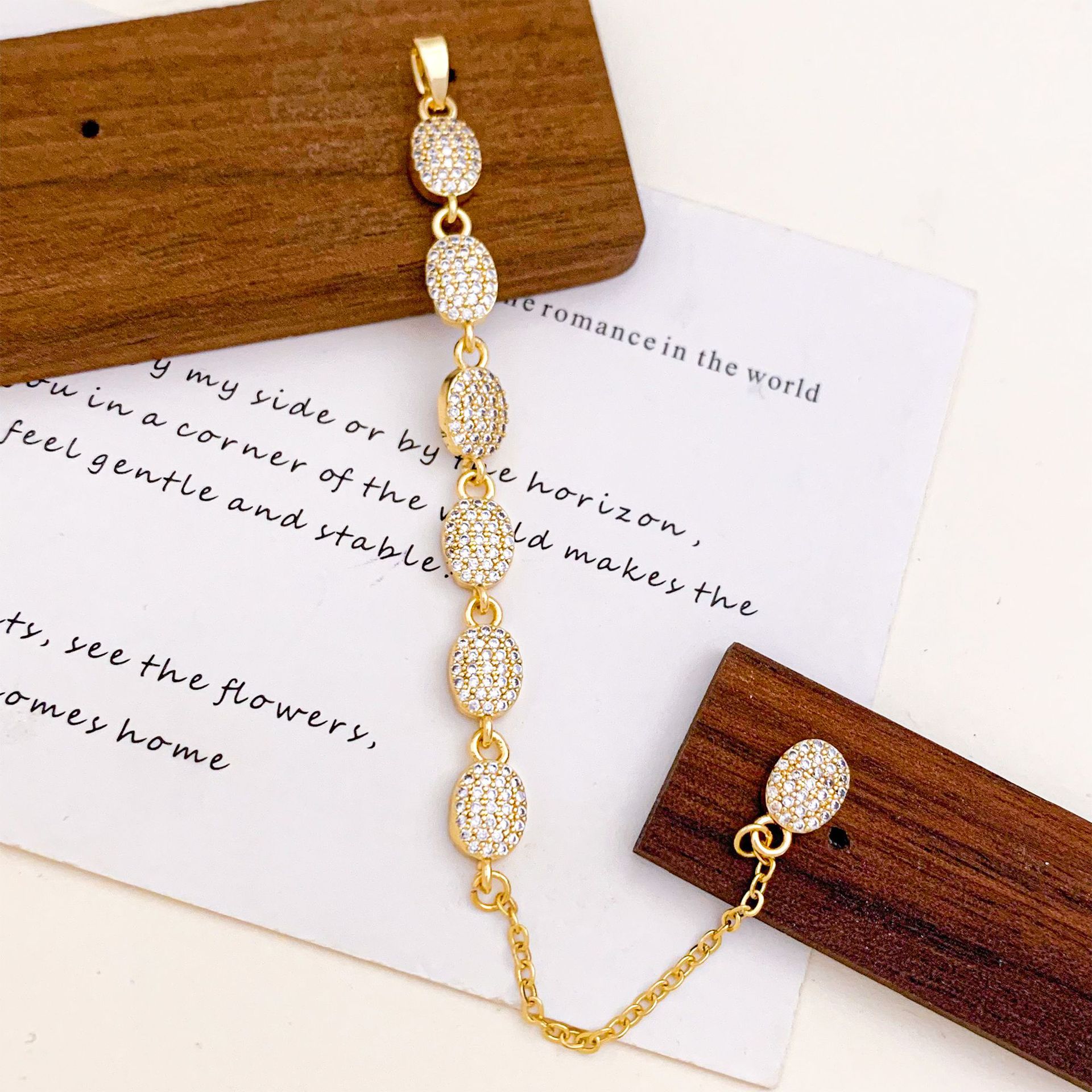 Xl5275 oval tassel pendant gold