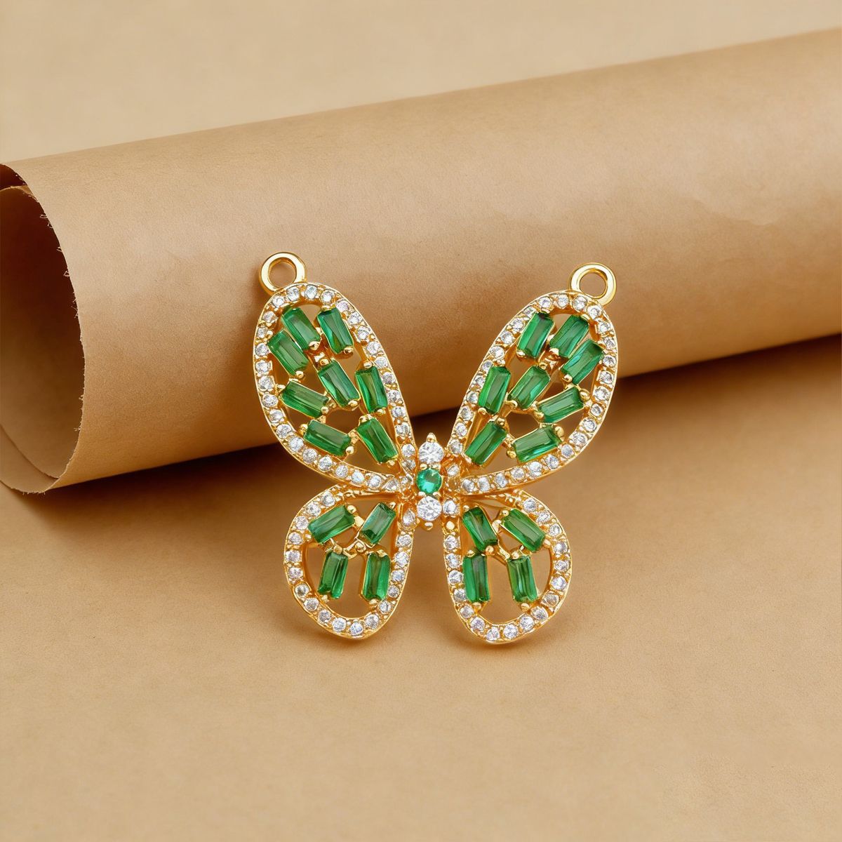Xl800 large butterfly pendant gold green
