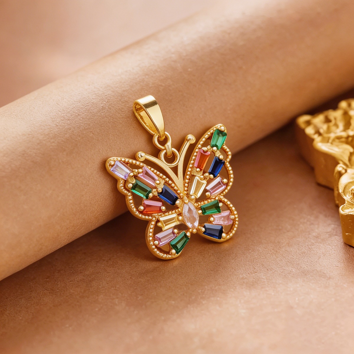 Xl3153 hollow colorful butterfly pendant gold