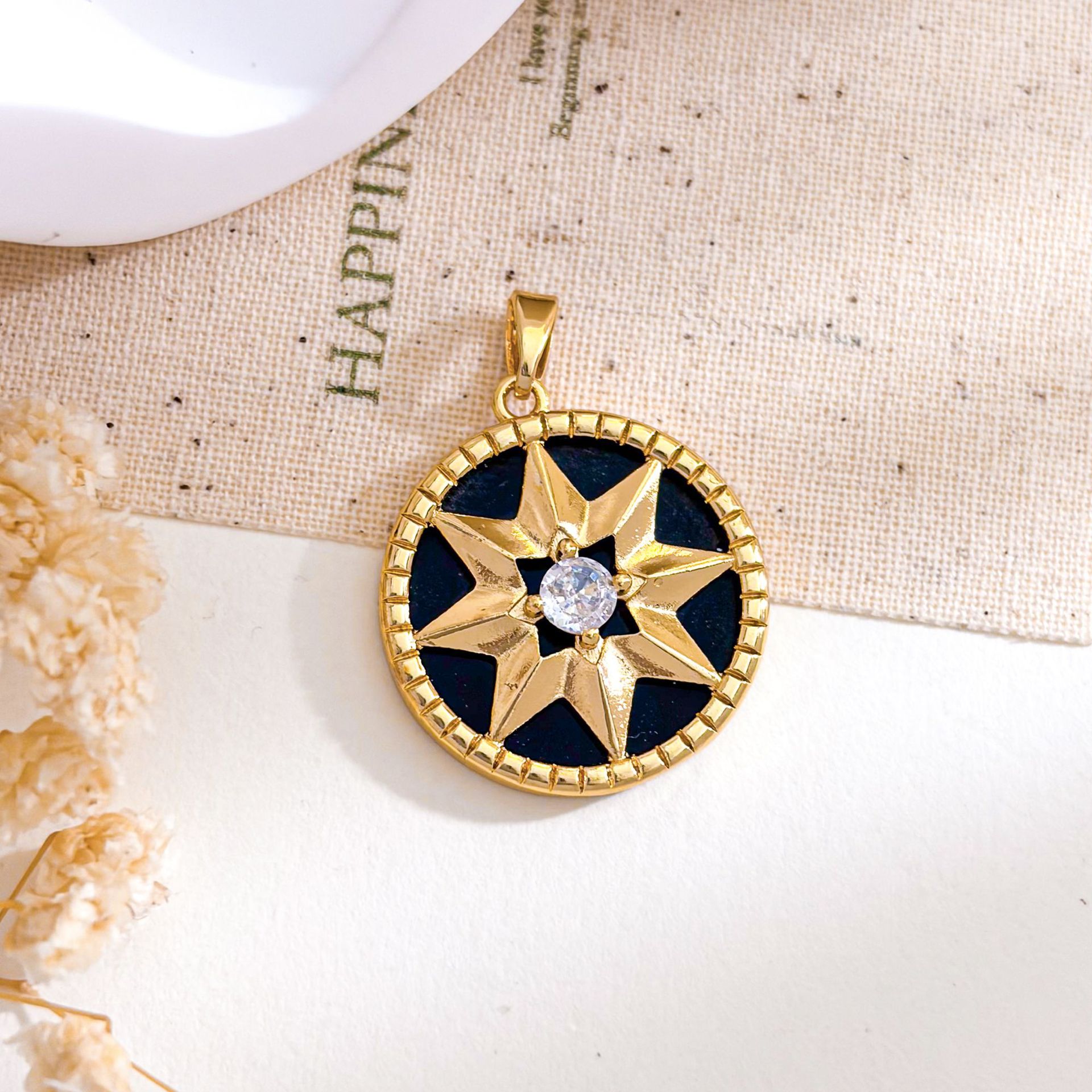 Xl5644 round large eight-pointed star pendant gold black