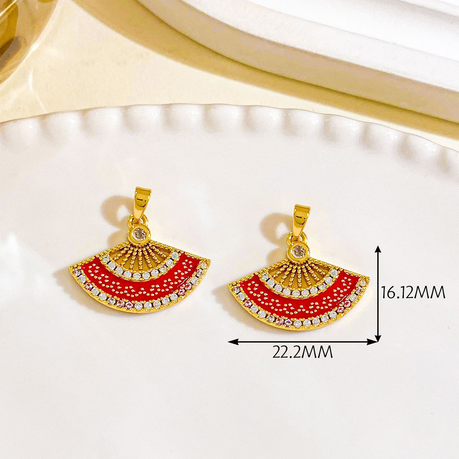 Xl3513 red folding fan pendant gold