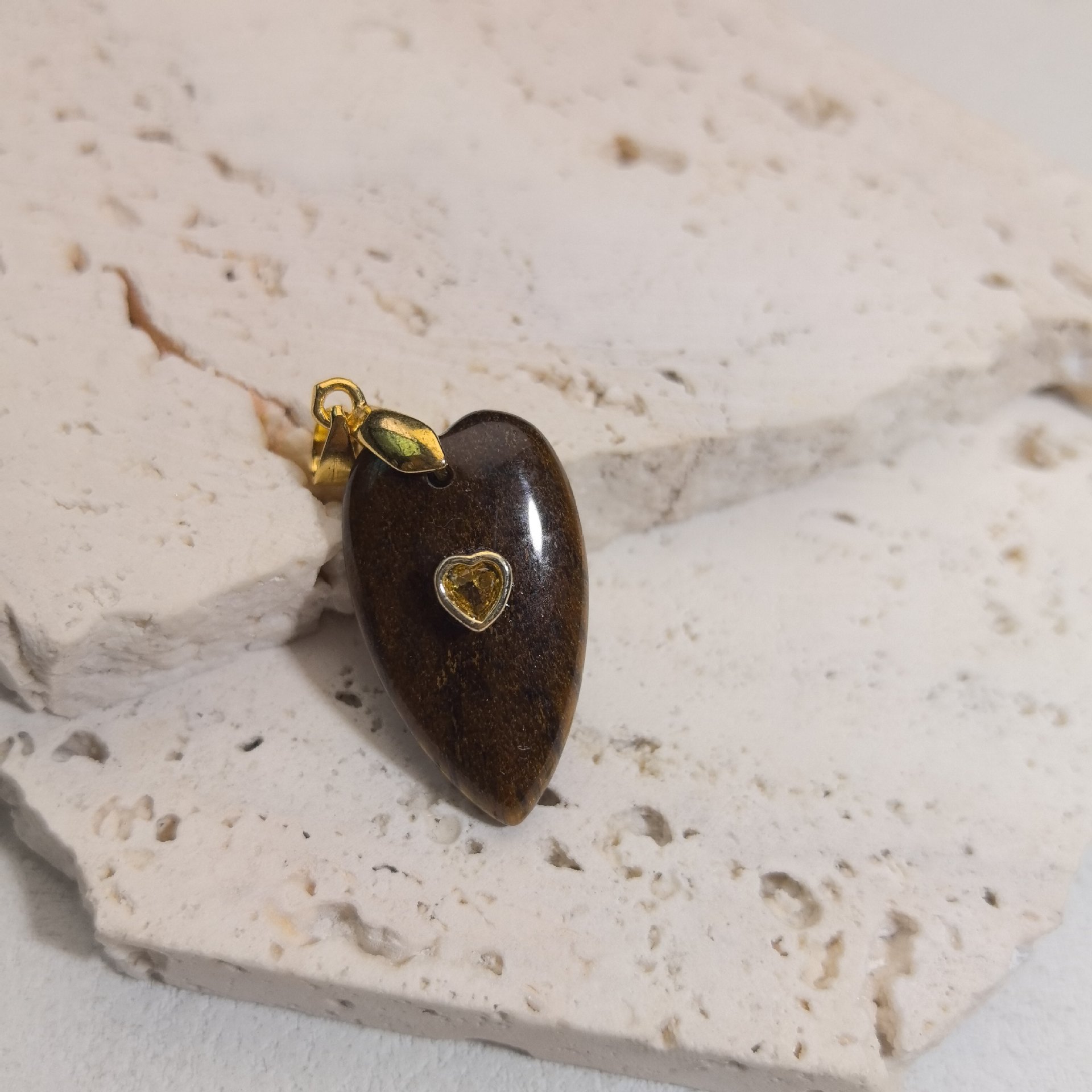 Tiger eye stone