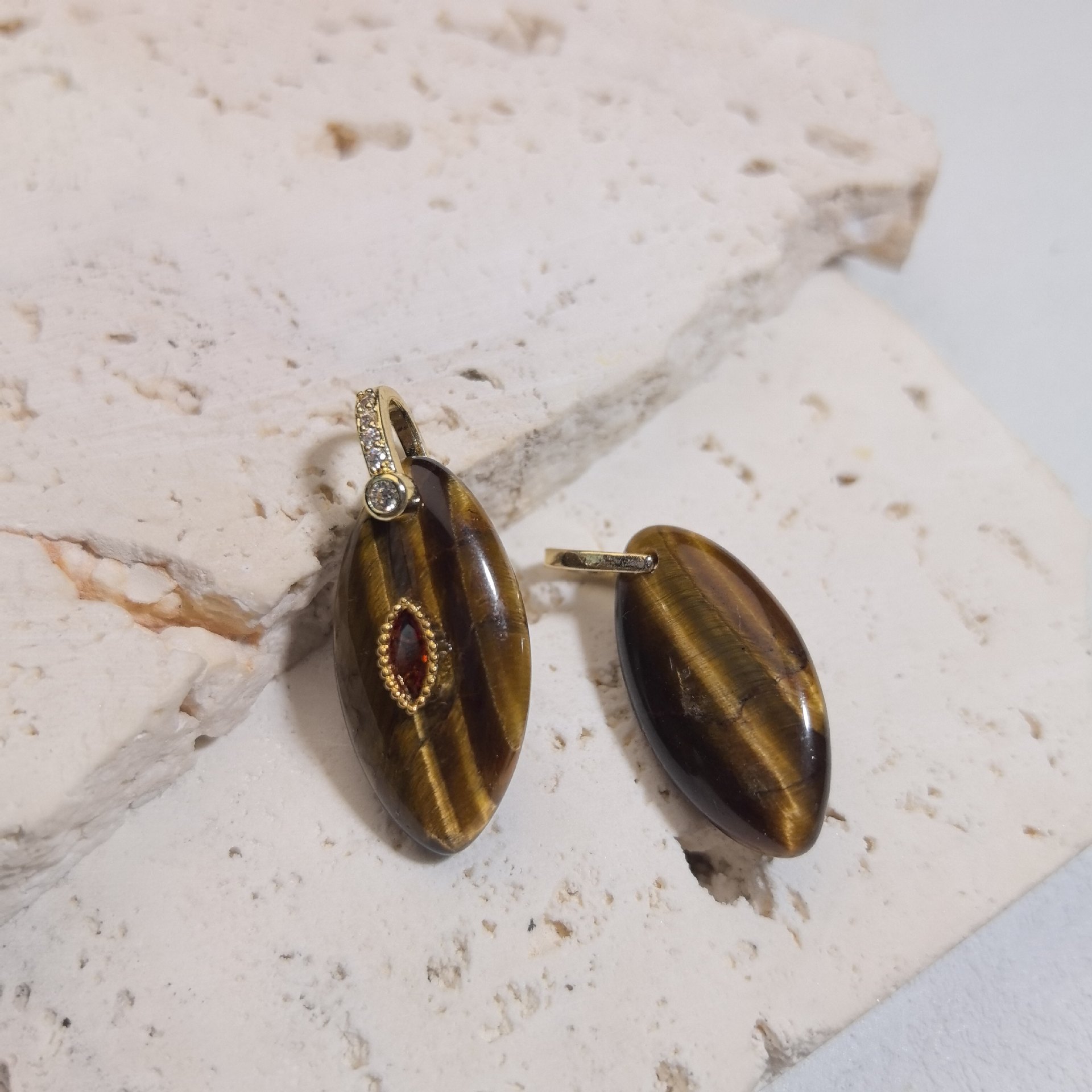 Tiger eye stone