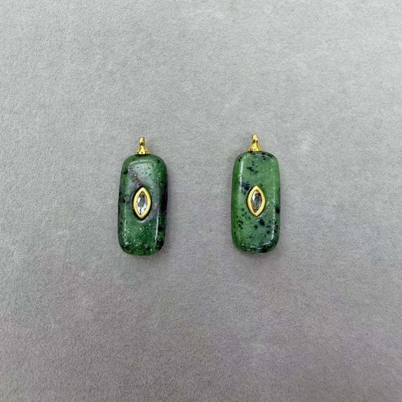 Red and green treasure