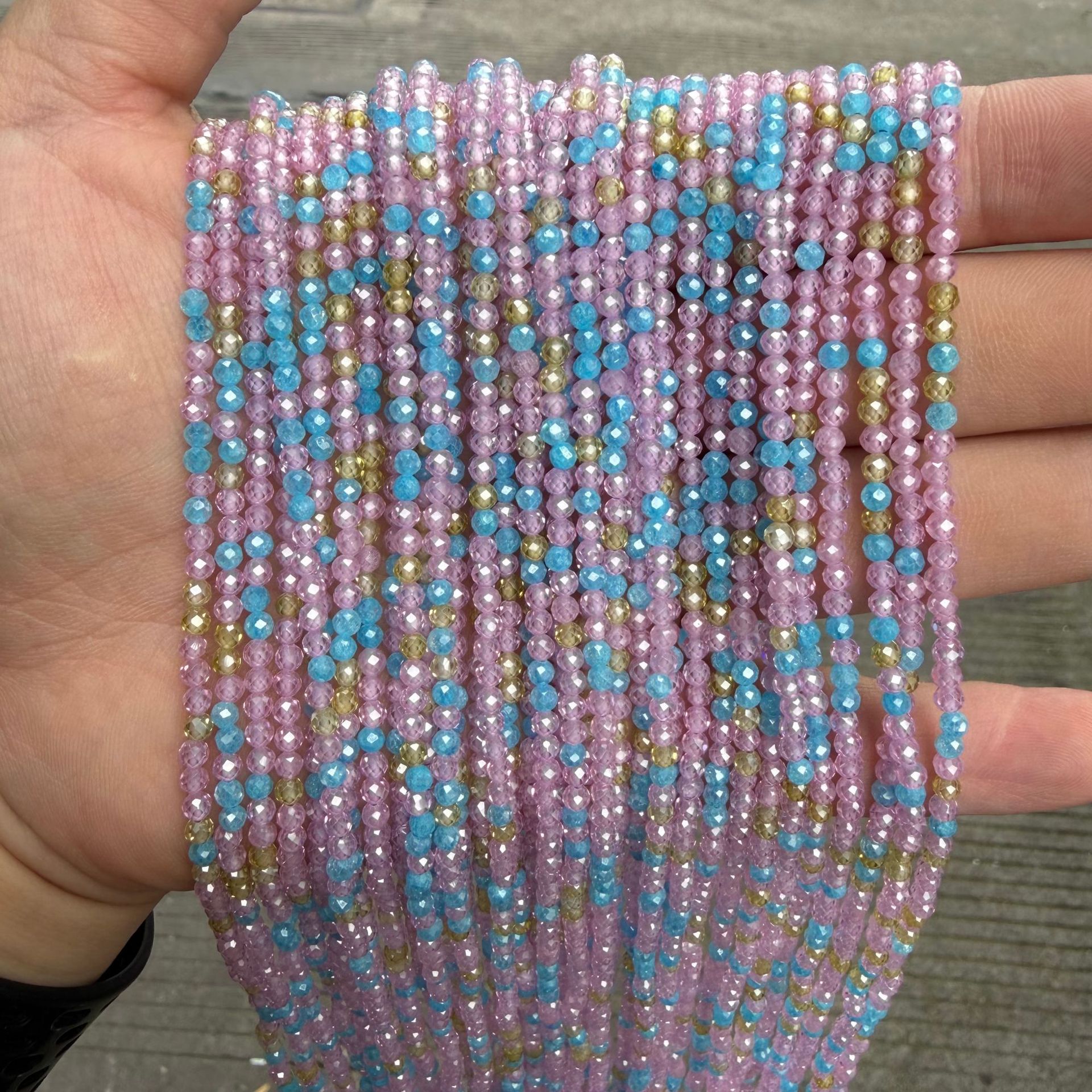 Purple colored zirconium