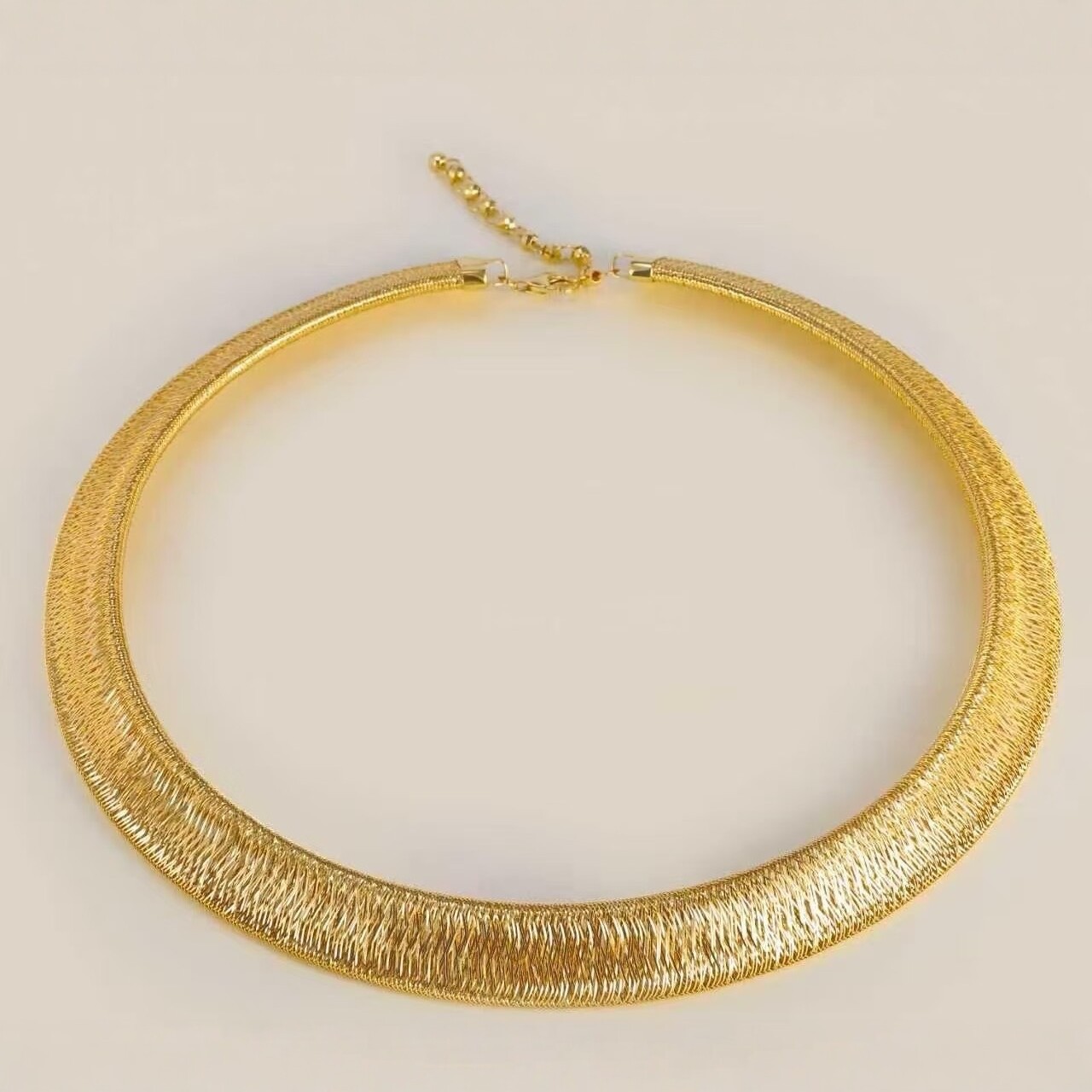 Gold collar 45cm