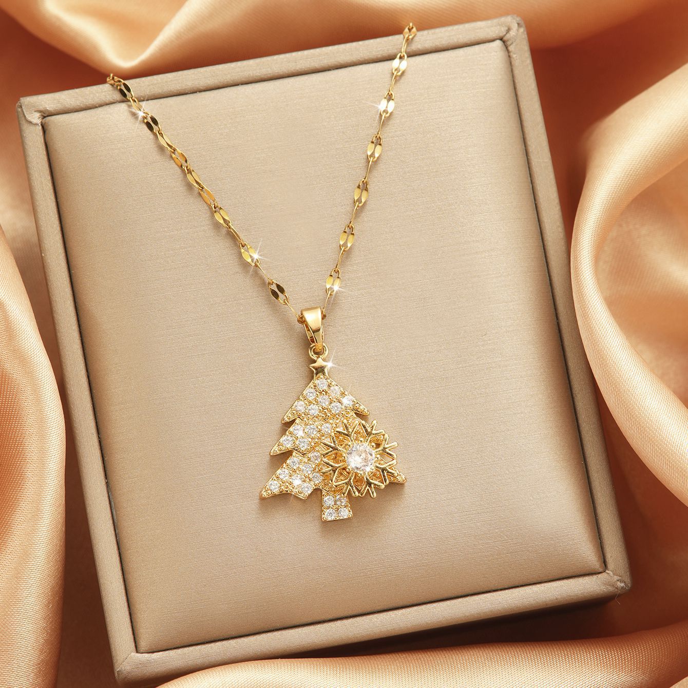 X–5658 # Gold-spinning zircon snowflake christmas tree