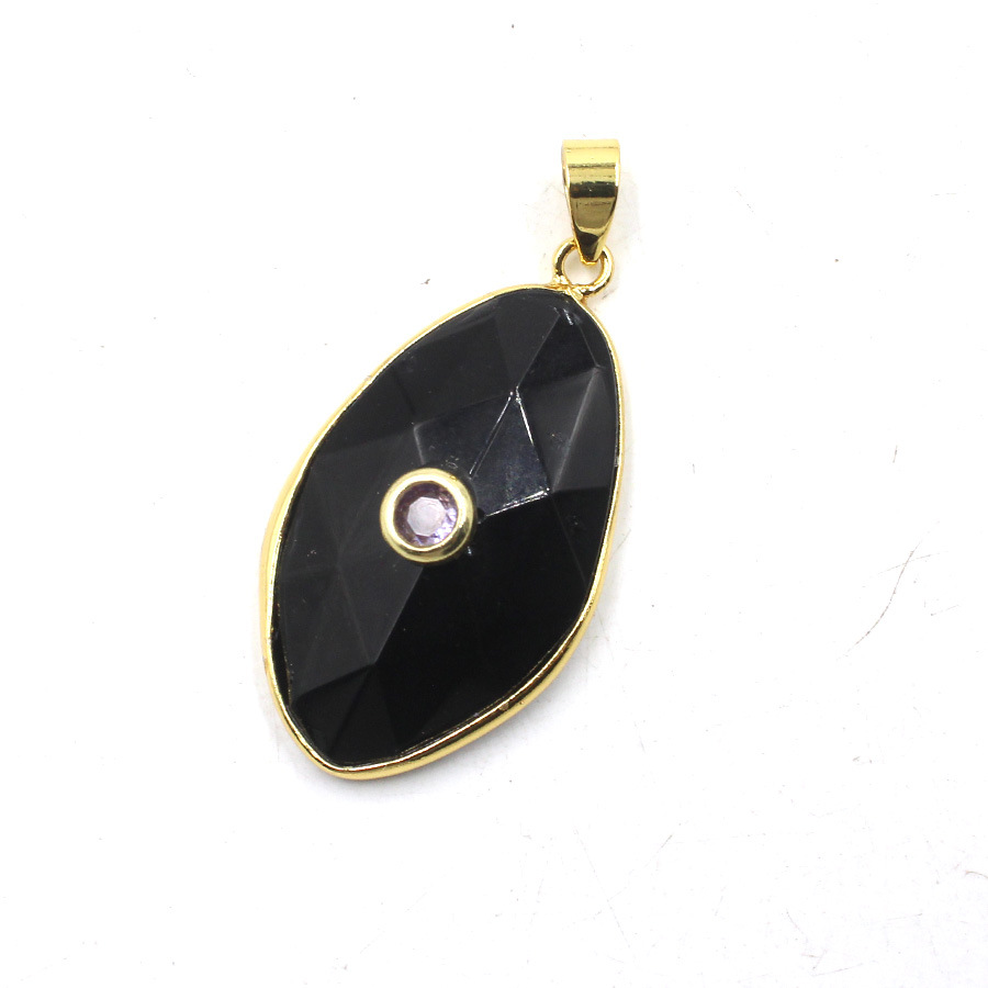 Schwarzer Obsidian