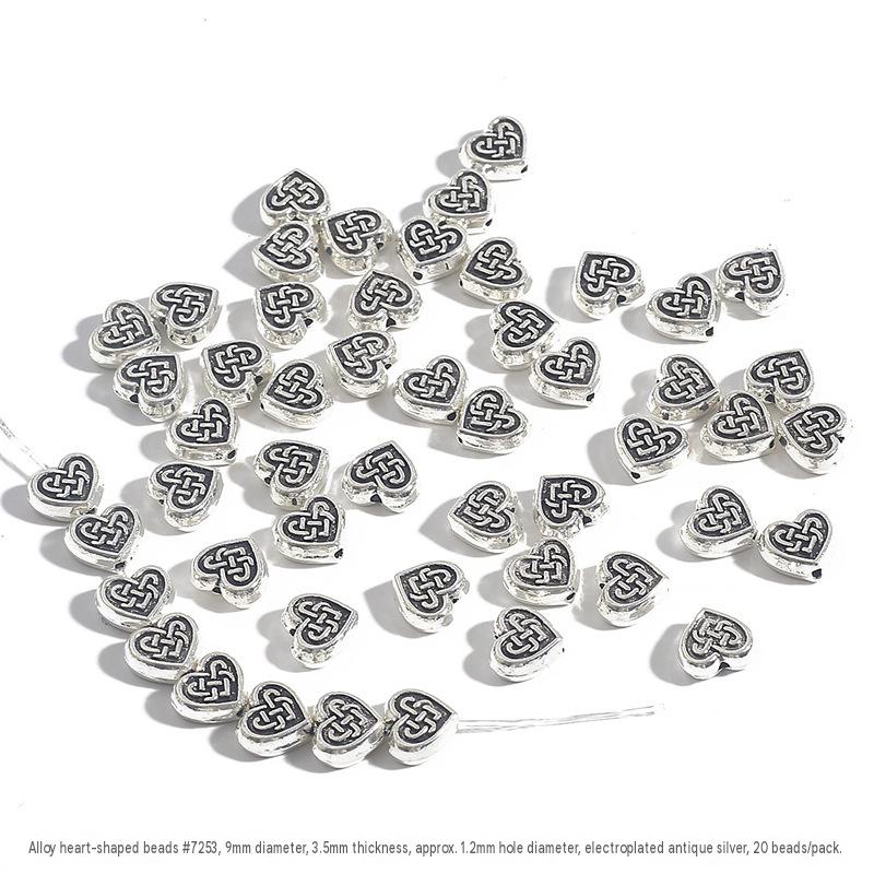 04 heart-shaped beads diameter 9mm thickness 3.5mm