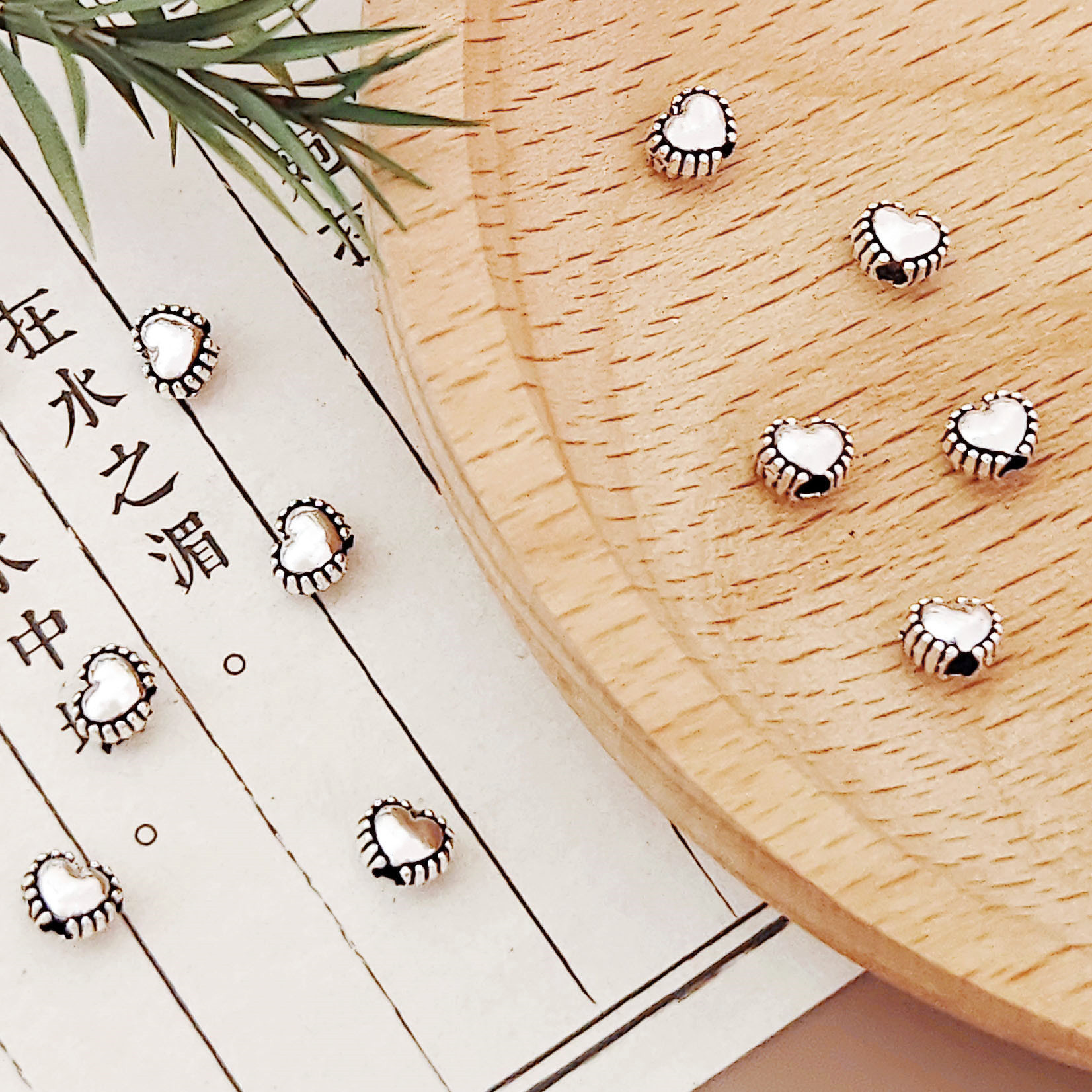 A422 [ancient silver] mini lace love (3.8*4.5mm)