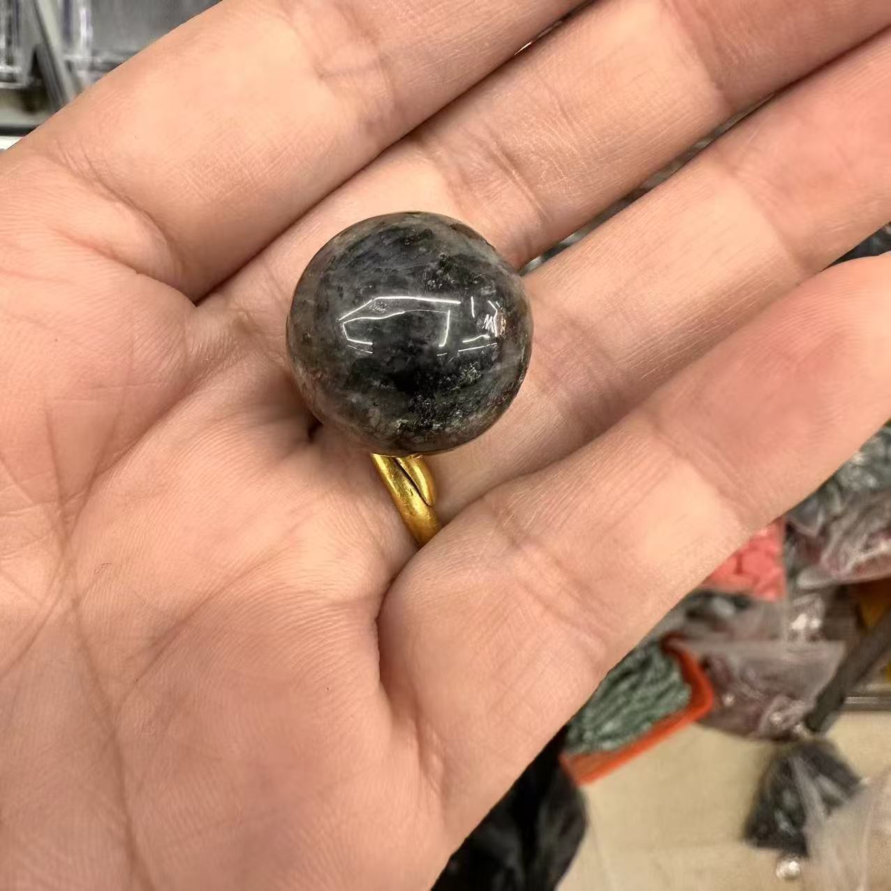 Glitter stone