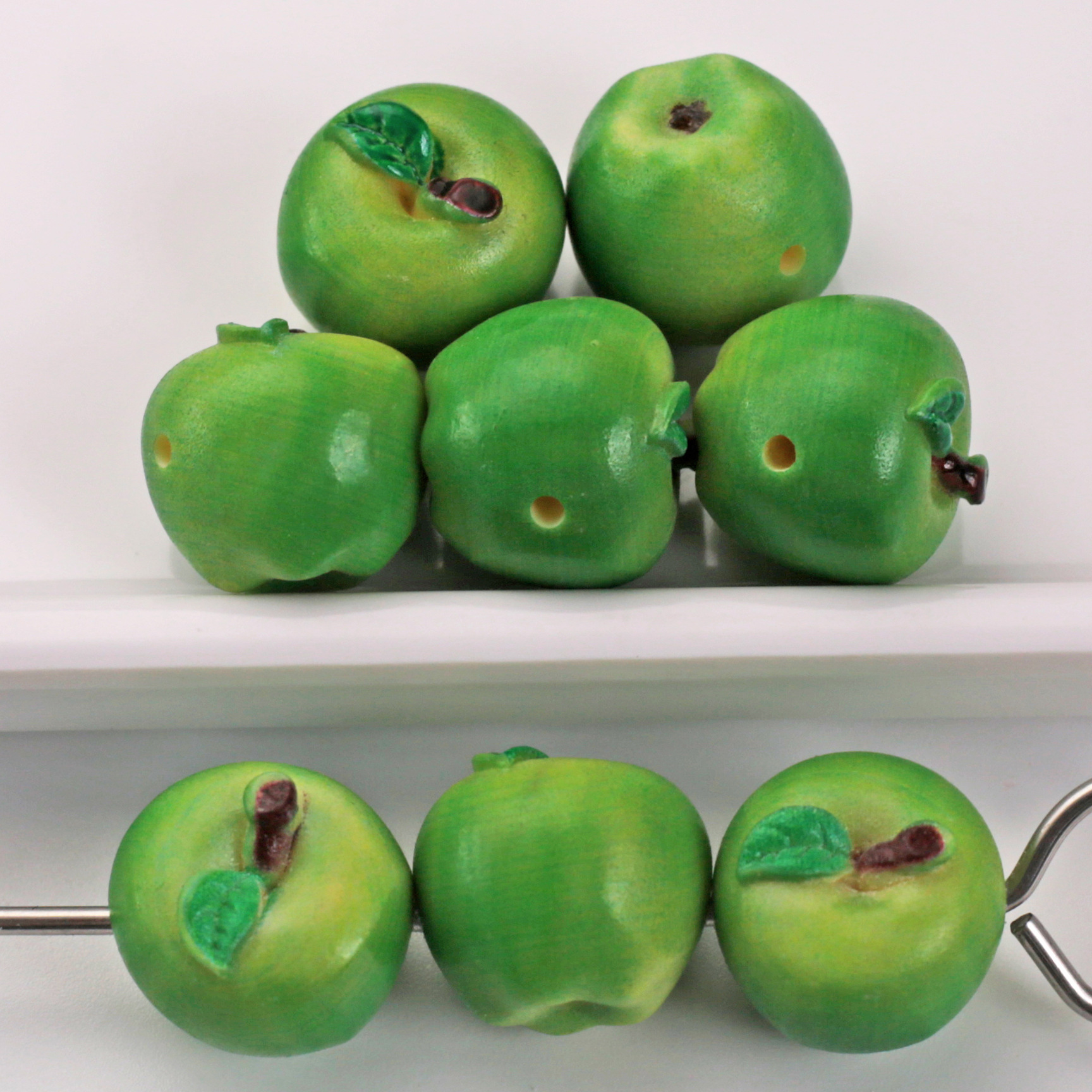 Green apple [1.8mm through hole]