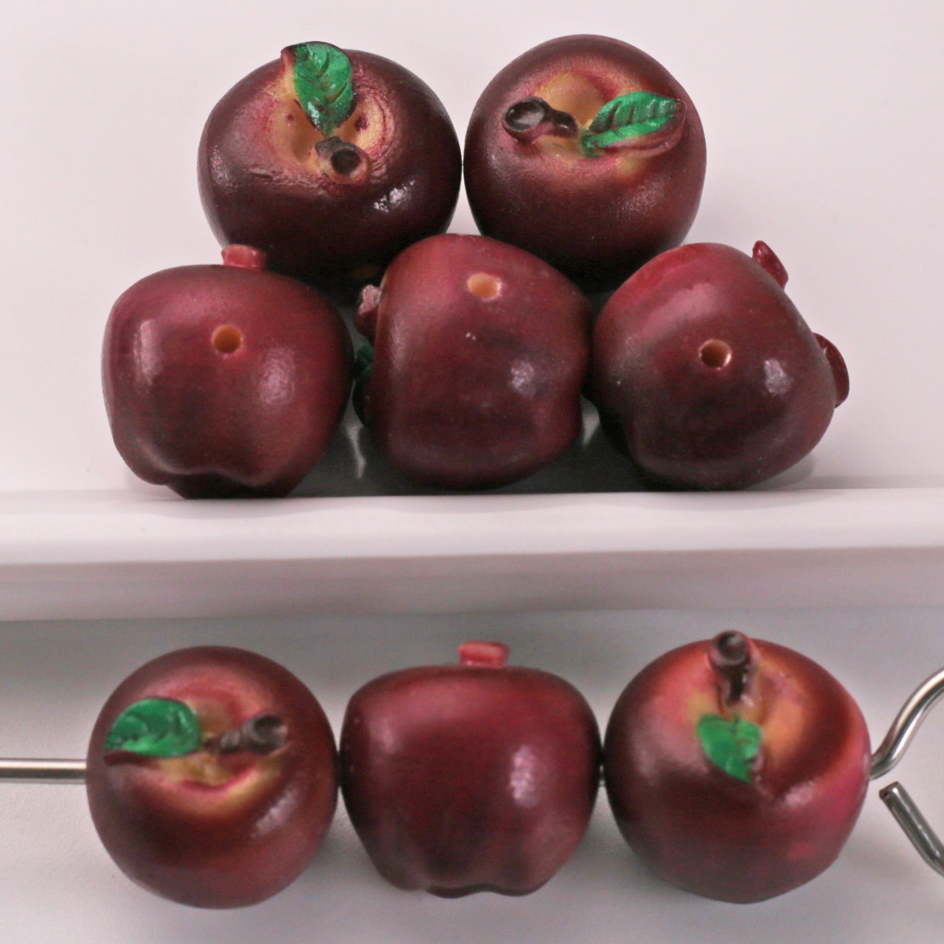 Deep red apple [1.8mm through hole]