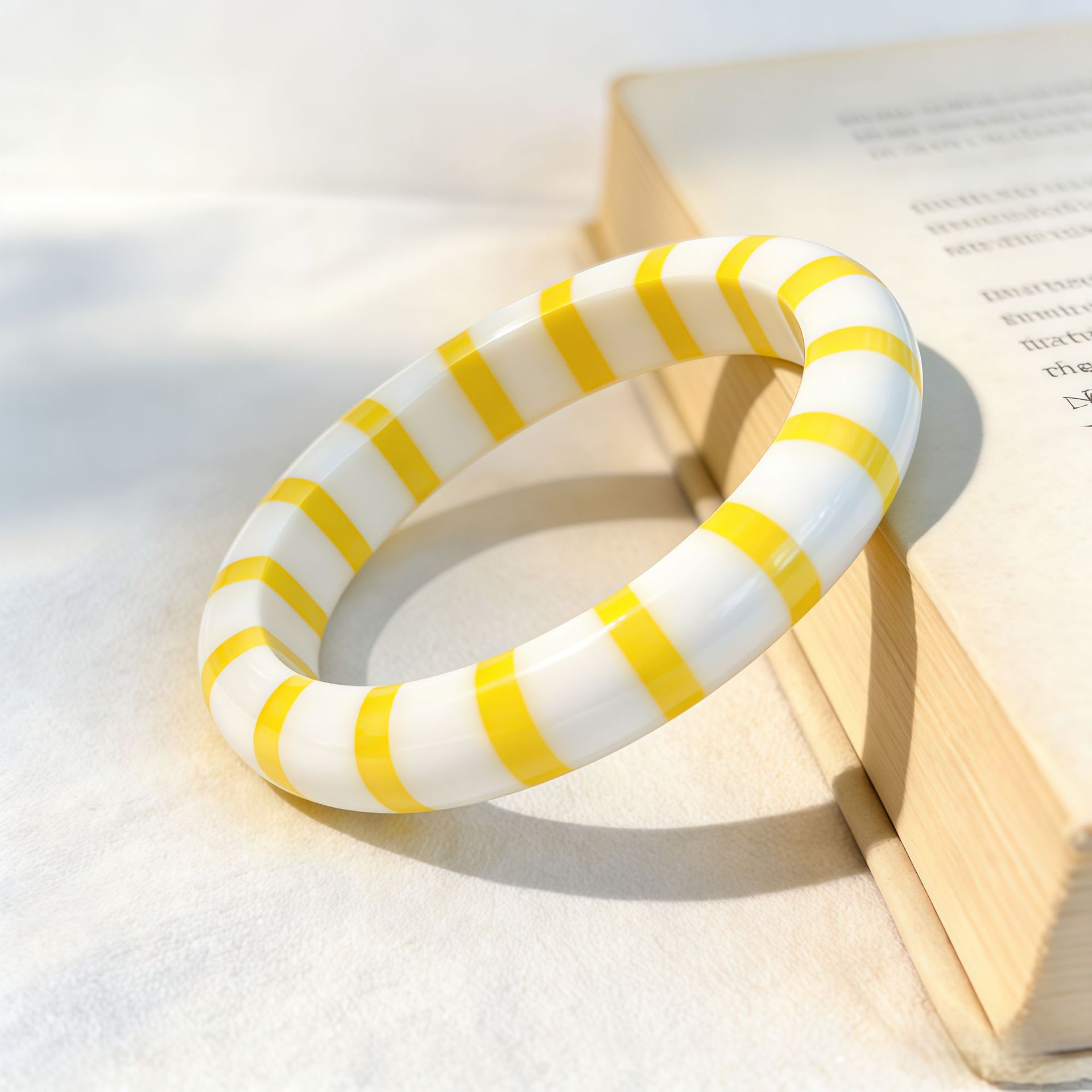 Thin circle yellow